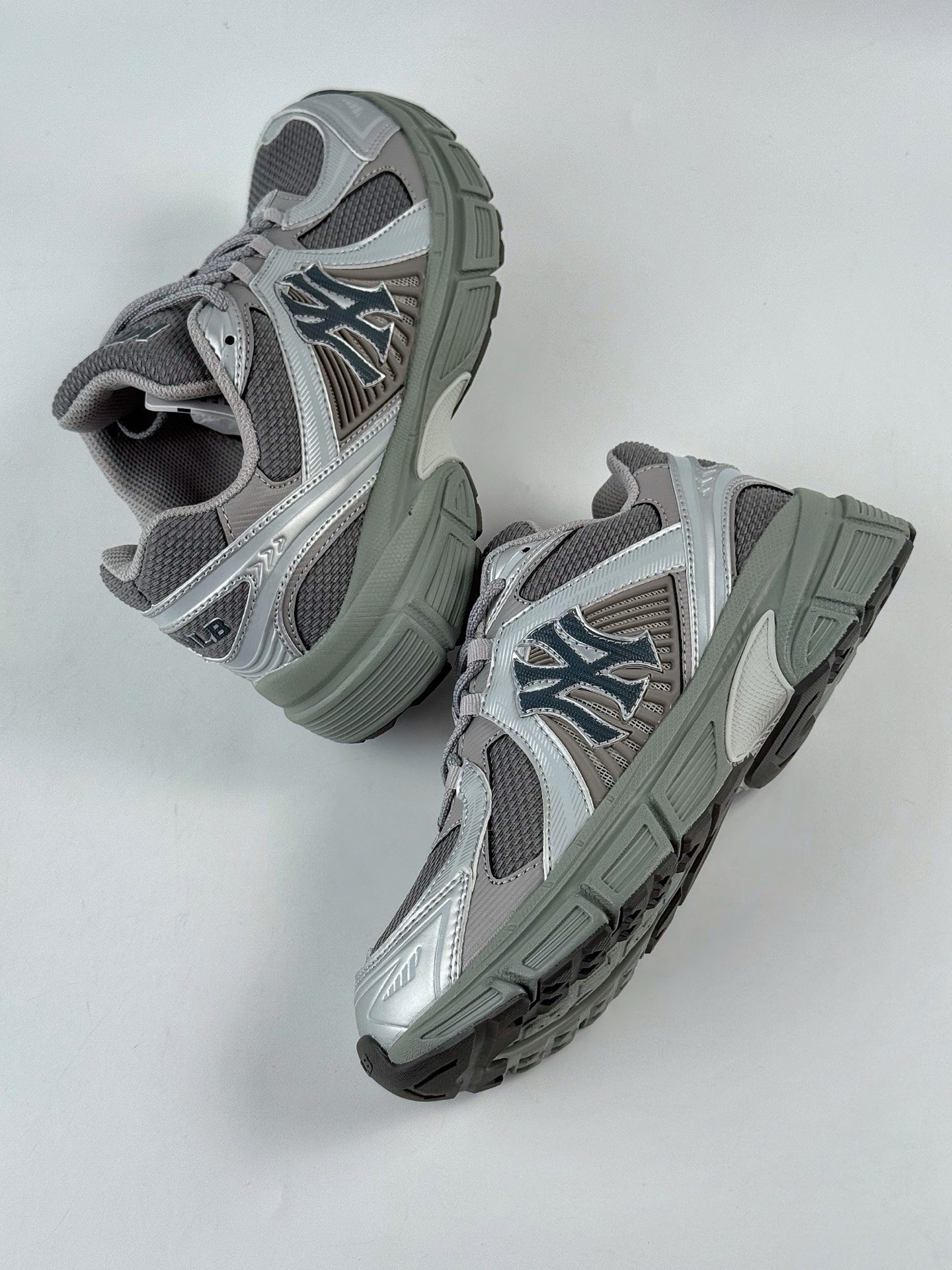 200 NY美国榄球洋基队 x MLB Chunky Runner Basic 厚底老爹厚底休闲运动慢跑鞋 3ARNR055N