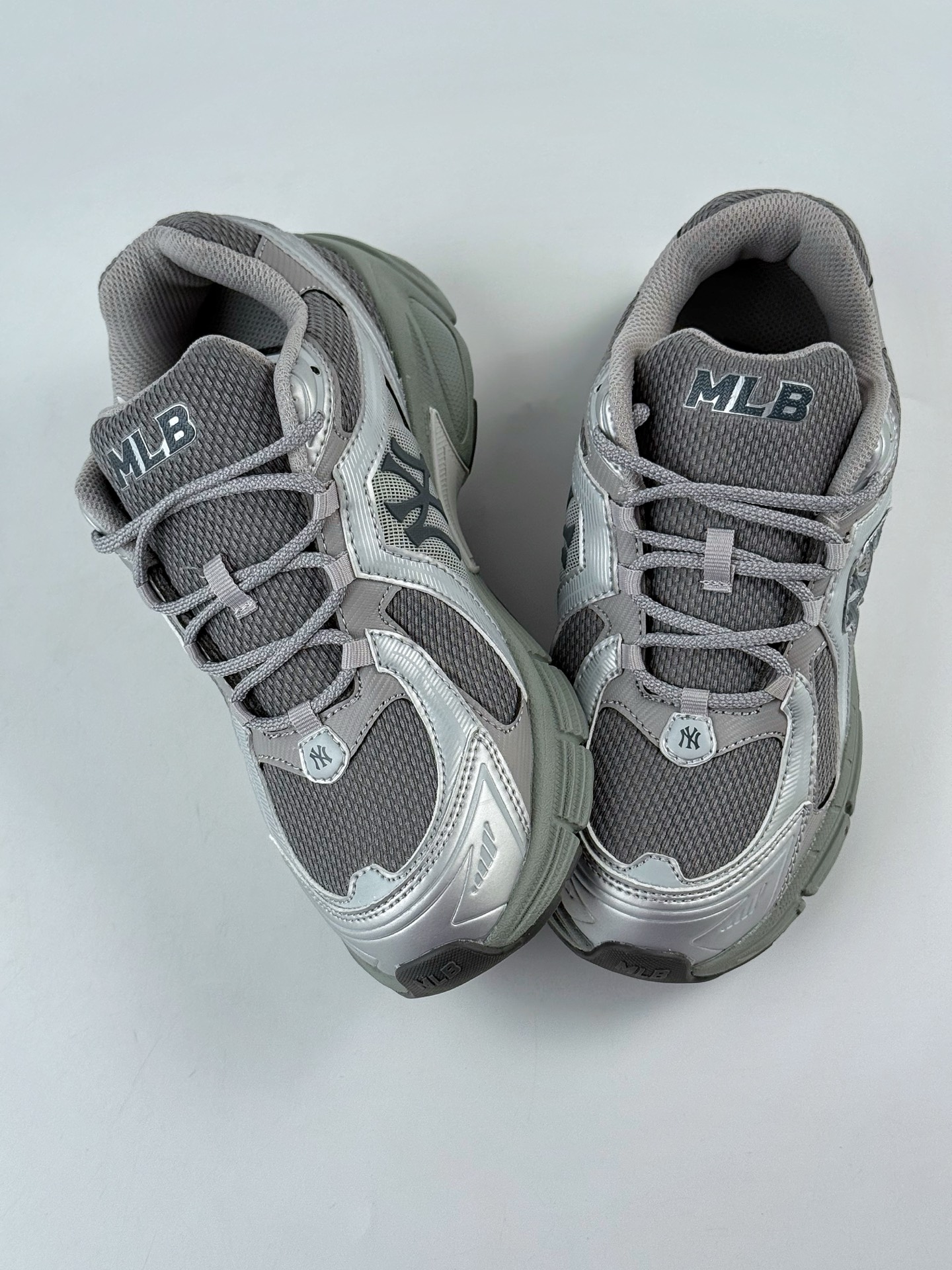 200 NY美国榄球洋基队 x MLB Chunky Runner Basic 厚底老爹厚底休闲运动慢跑鞋 3ARNR055N