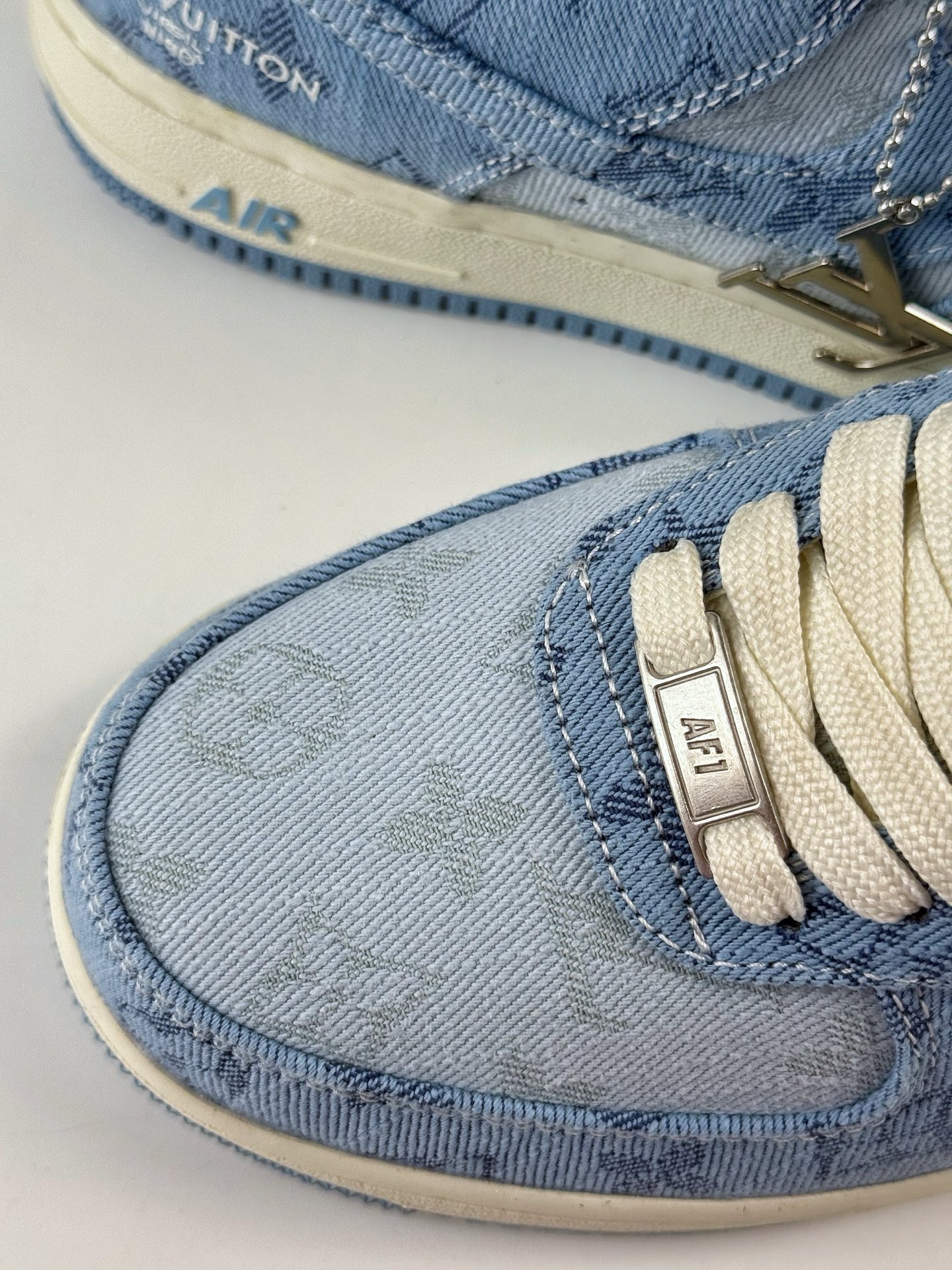 260 Nike Air Force 1 Low 07 x Louis Vuitton 蓝白牛仔 YF9511-823