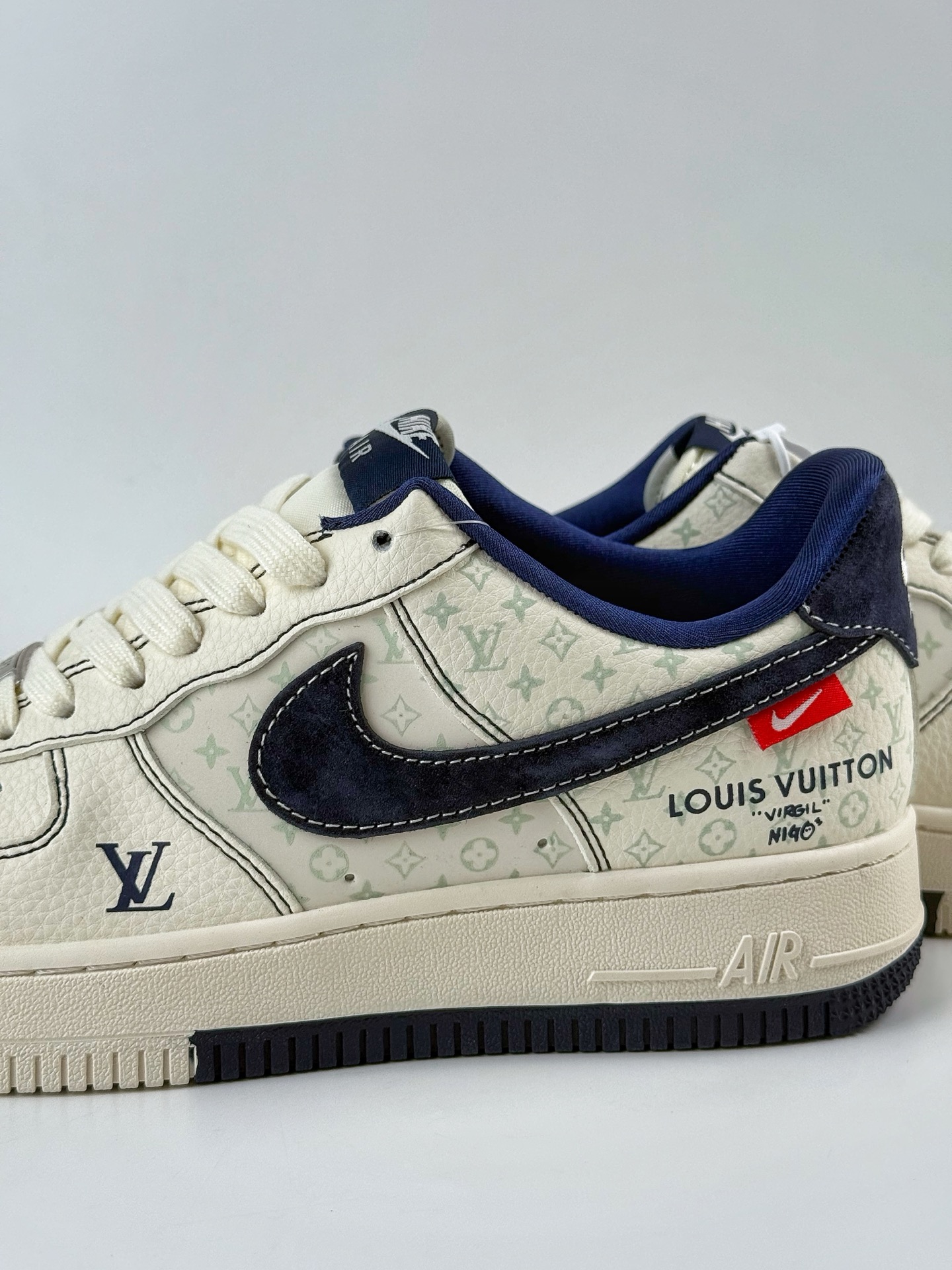 260 Nike Air Force 1 Low 07 x Louis Vuitton 白蓝小勾 MZ9588-817