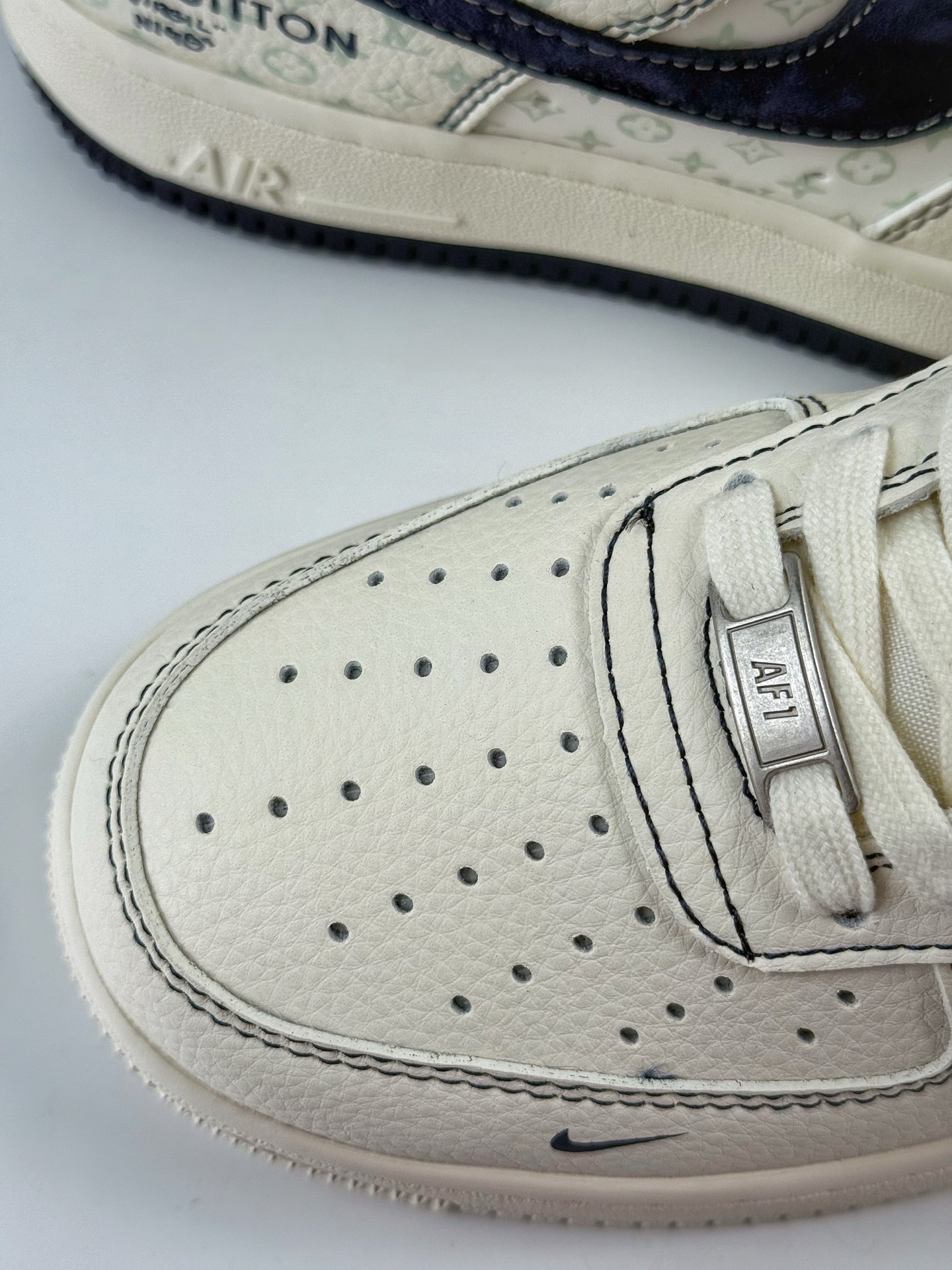 260 Nike Air Force 1 Low 07 x Louis Vuitton 白蓝小勾 MZ9588-817