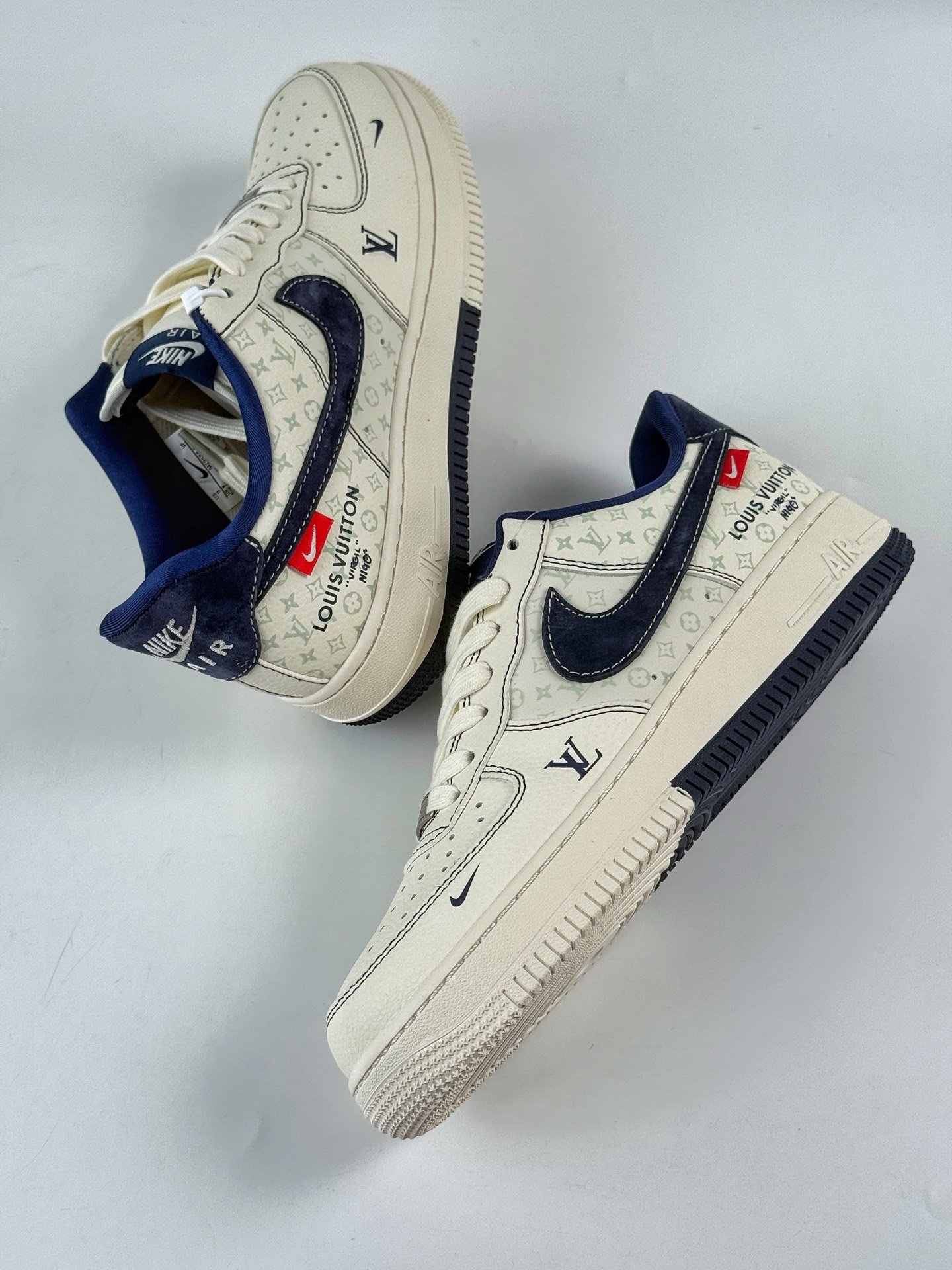 260 Nike Air Force 1 Low 07 x Louis Vuitton 白蓝小勾 MZ9588-817