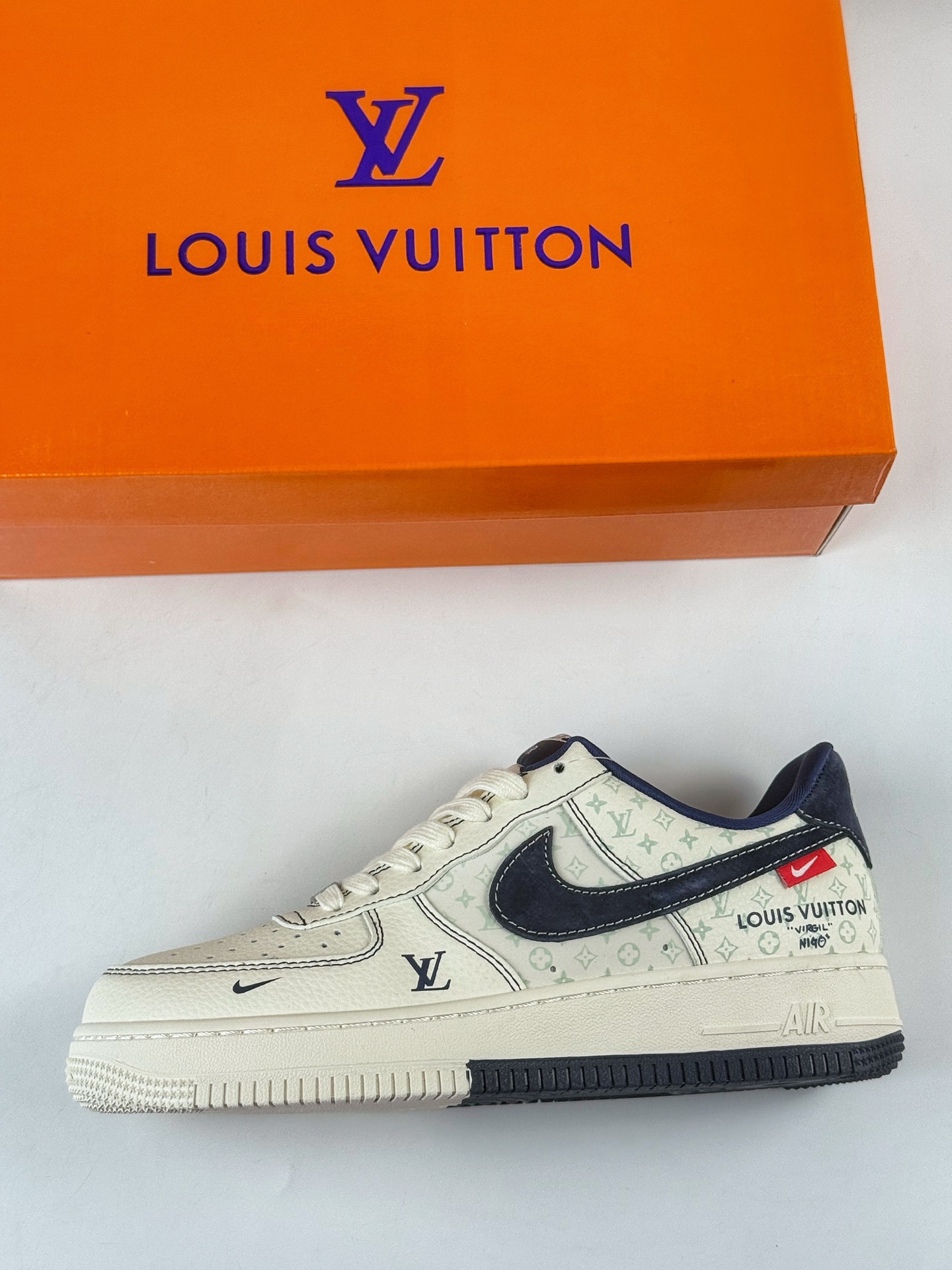 260 Nike Air Force 1 Low 07 x Louis Vuitton 白蓝小勾 MZ9588-817