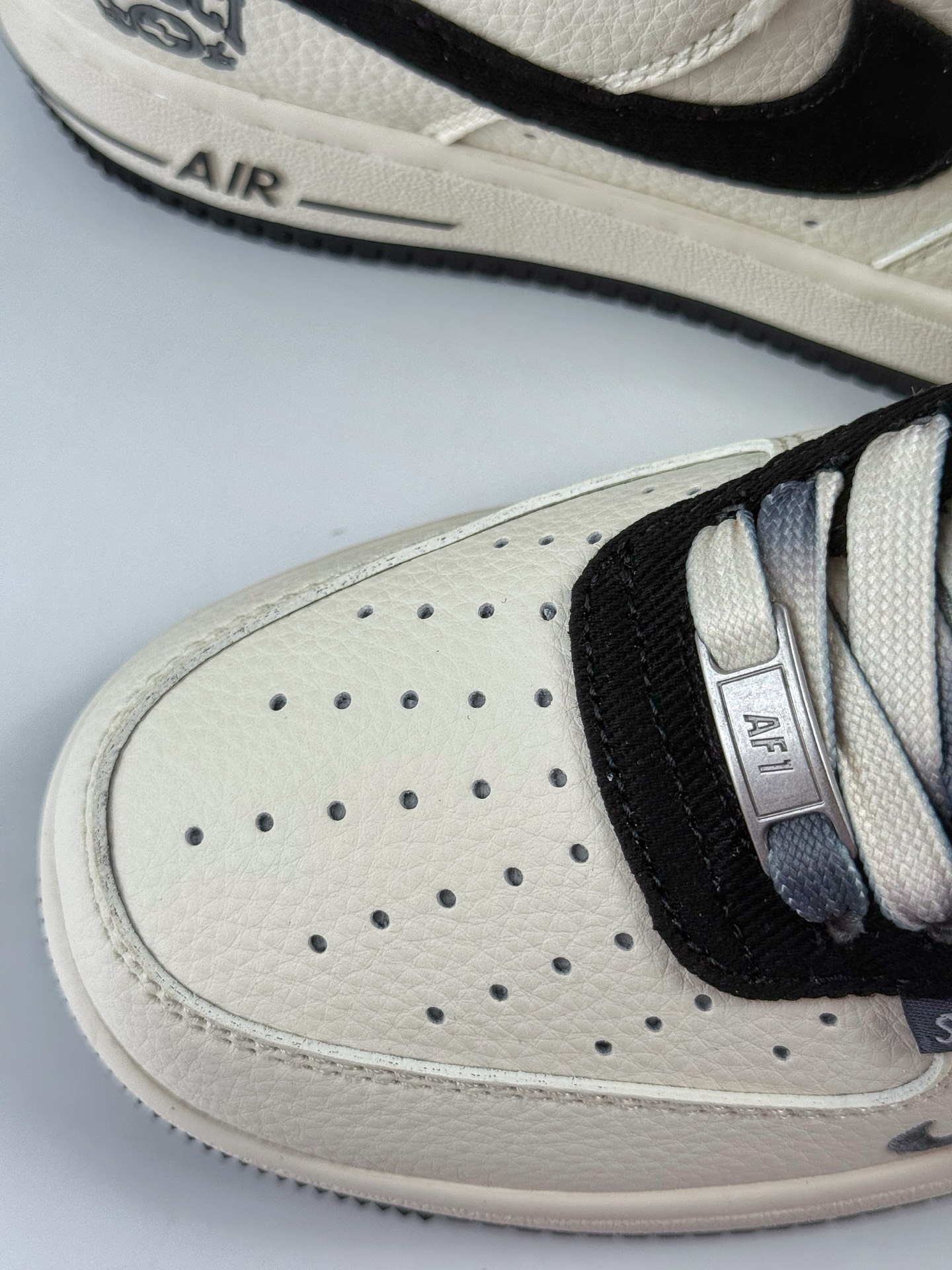 260 Nike Air Force 1 Low 07 x GUCCI 白黑小勾 XD2588-605