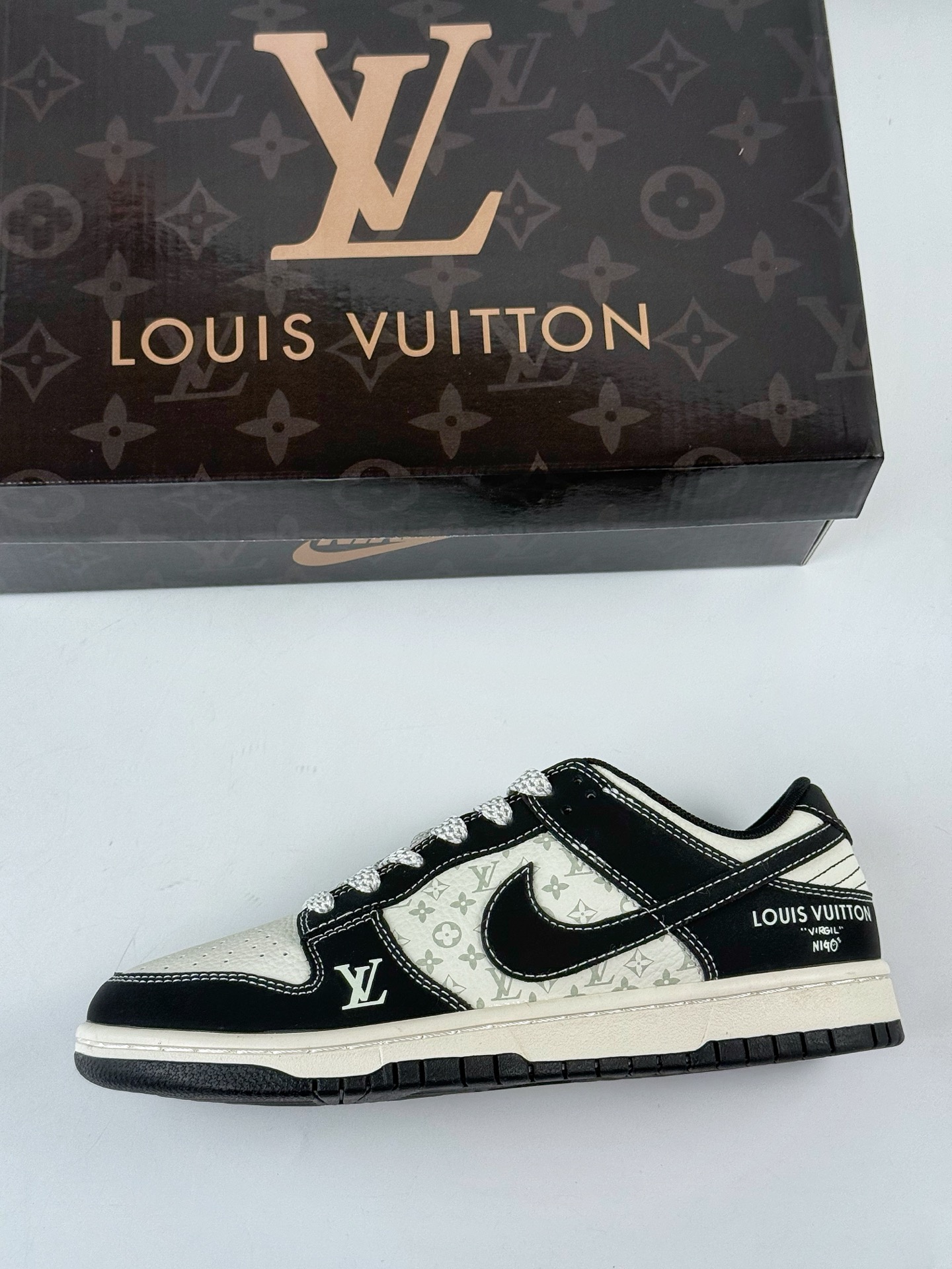280 Nike SB Dunk Low x Louis Vuitton 黑白满天星 CS1688-111