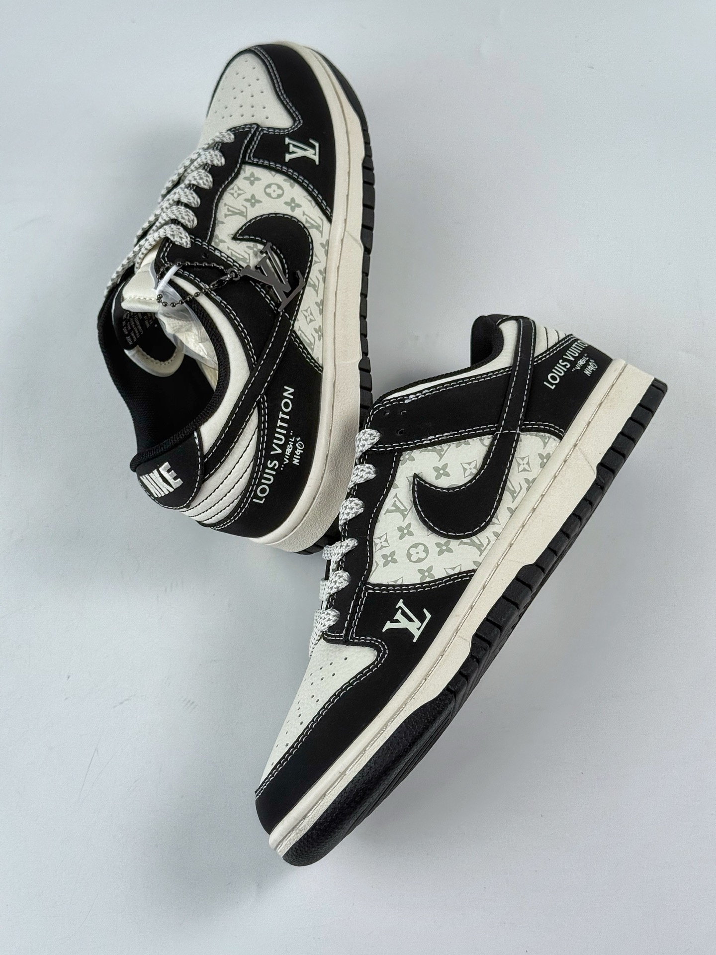 280 Nike SB Dunk Low x Louis Vuitton 黑白满天星 CS1688-111