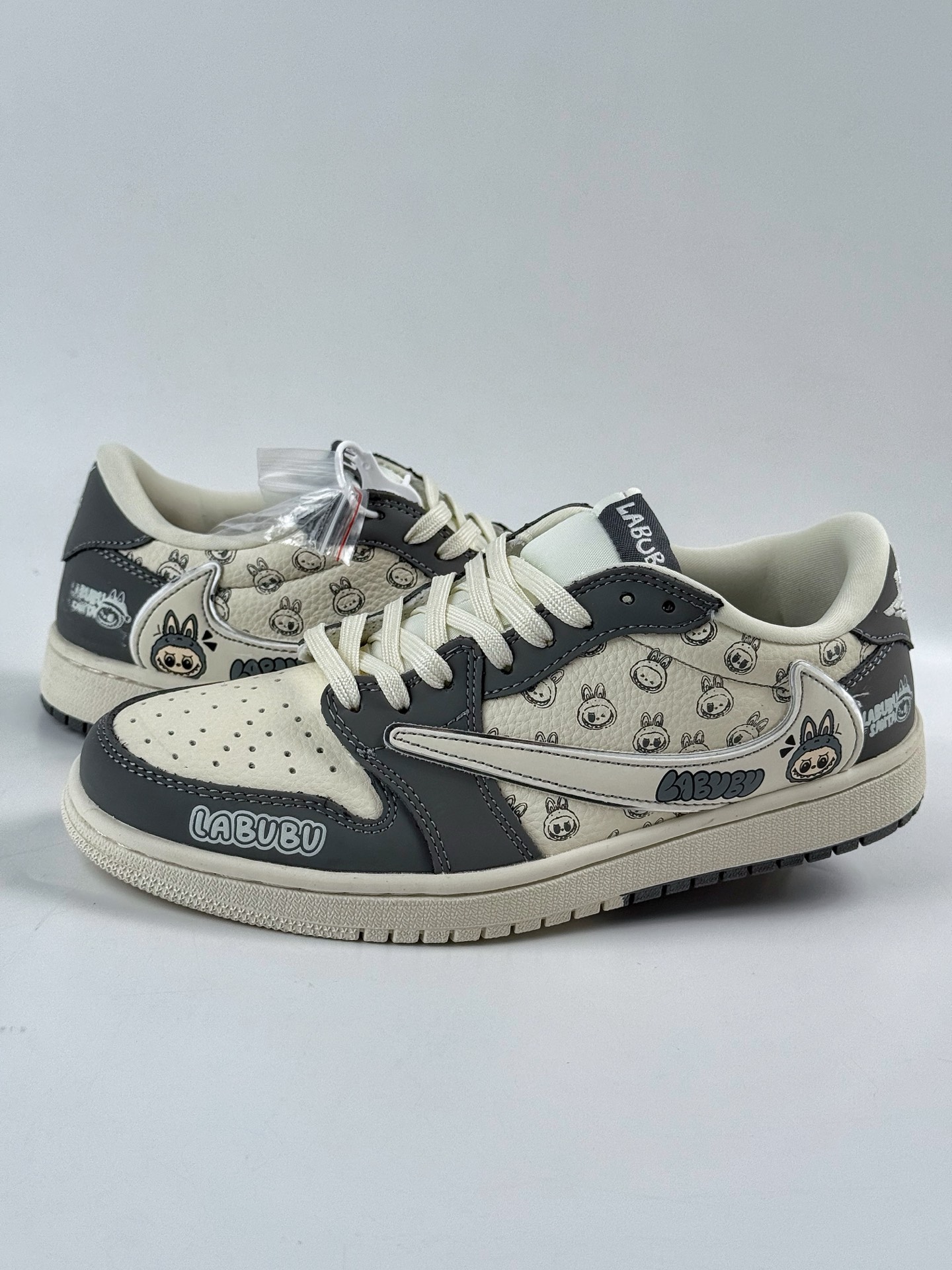Travis Scott x Nike Air Jordan 1 Low x LABUBU Air Jordan 1 Low 反转灰白拉布布倒钩 LD2028-055 Travis Scott x Nike Air Jordan 1 Low x LABUBU Air Jordan 1 Low 反转灰白拉布布倒钩 LD2028-055