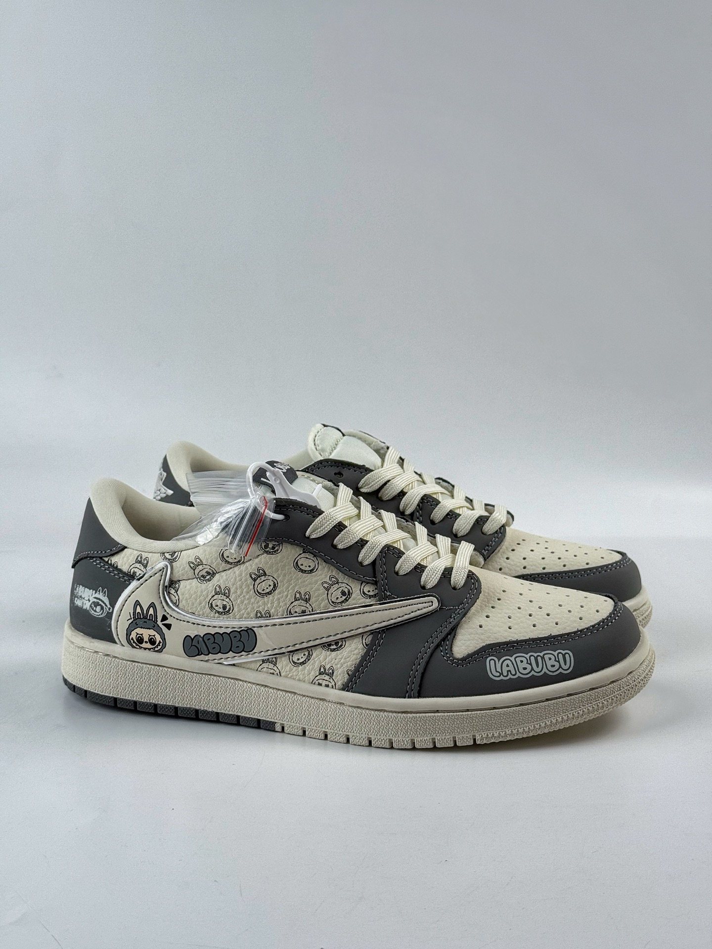 Travis Scott x Nike Air Jordan 1 Low x LABUBU Air Jordan 1 Low 反转灰白拉布布倒钩 LD2028-055 Travis Scott x Nike Air Jordan 1 Low x LABUBU Air Jordan 1 Low 反转灰白拉布布倒钩 LD2028-055