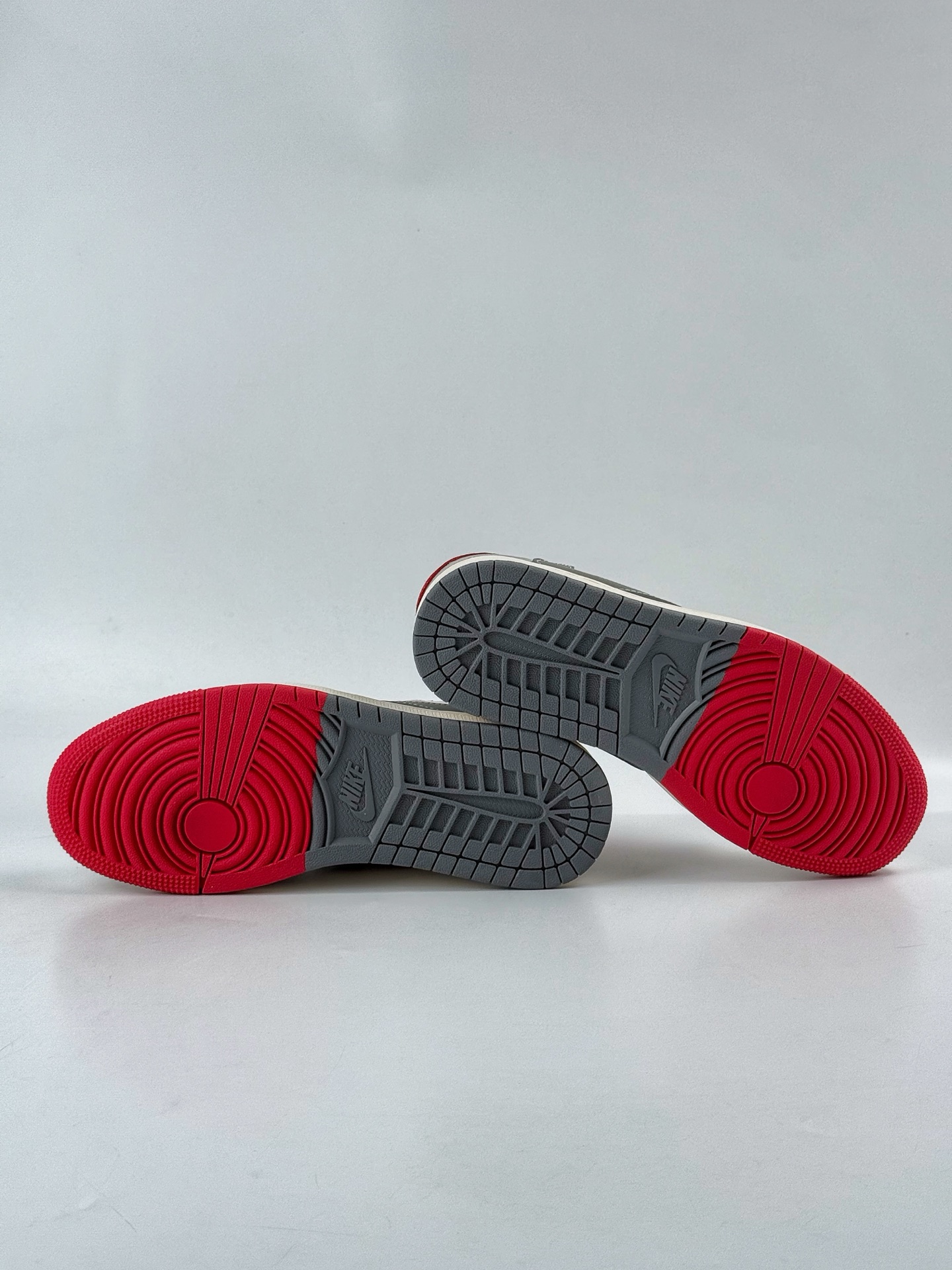 240 Travis Scott x Nike Air Jordan 1 Low x The North Face Air Jordan 1 Low 反转灰白小勾满天星倒钩 HS8068-042