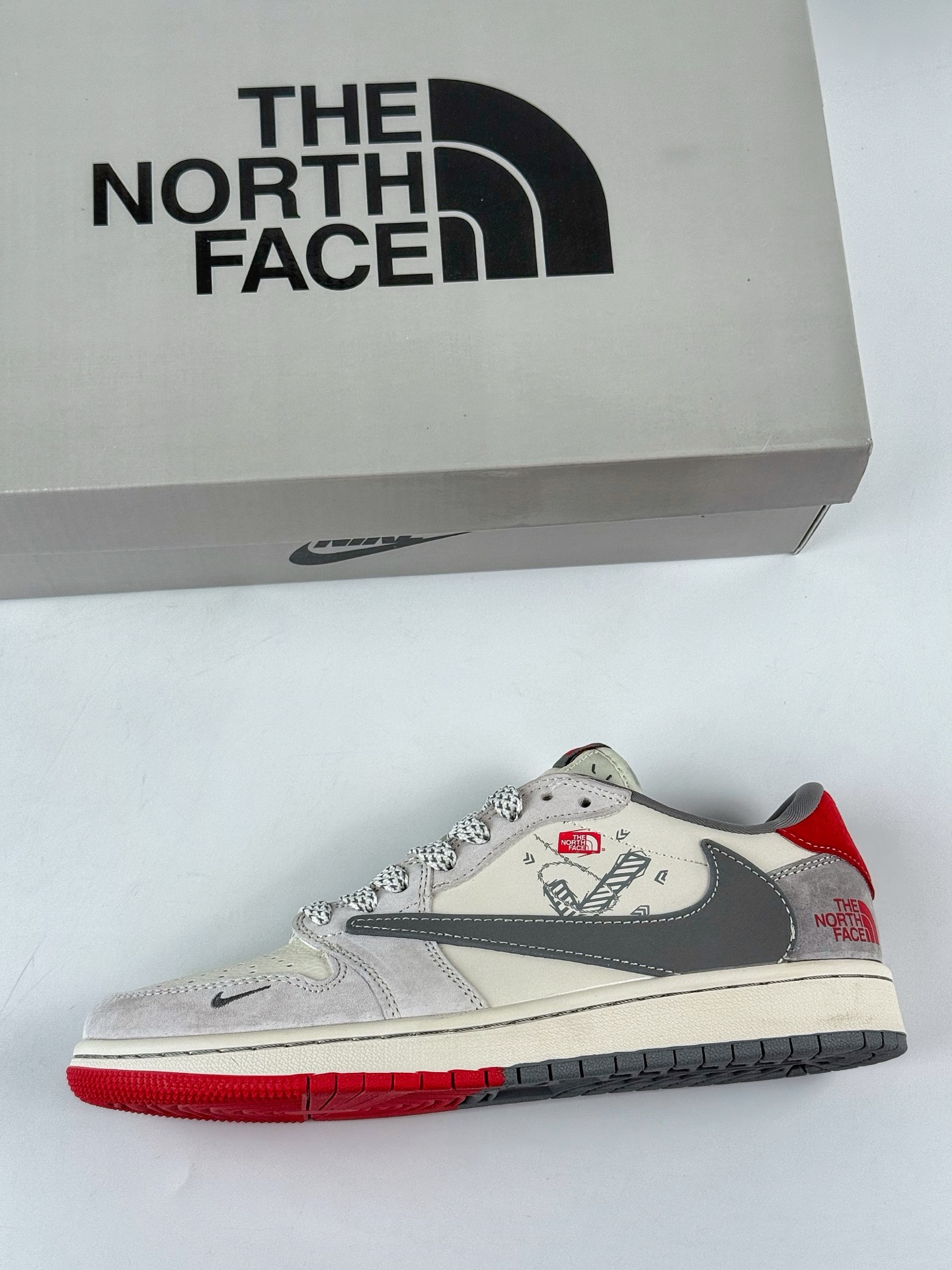 240 Travis Scott x Nike Air Jordan 1 Low x The North Face Air Jordan 1 Low 反转灰白小勾满天星倒钩 HS8068-042
