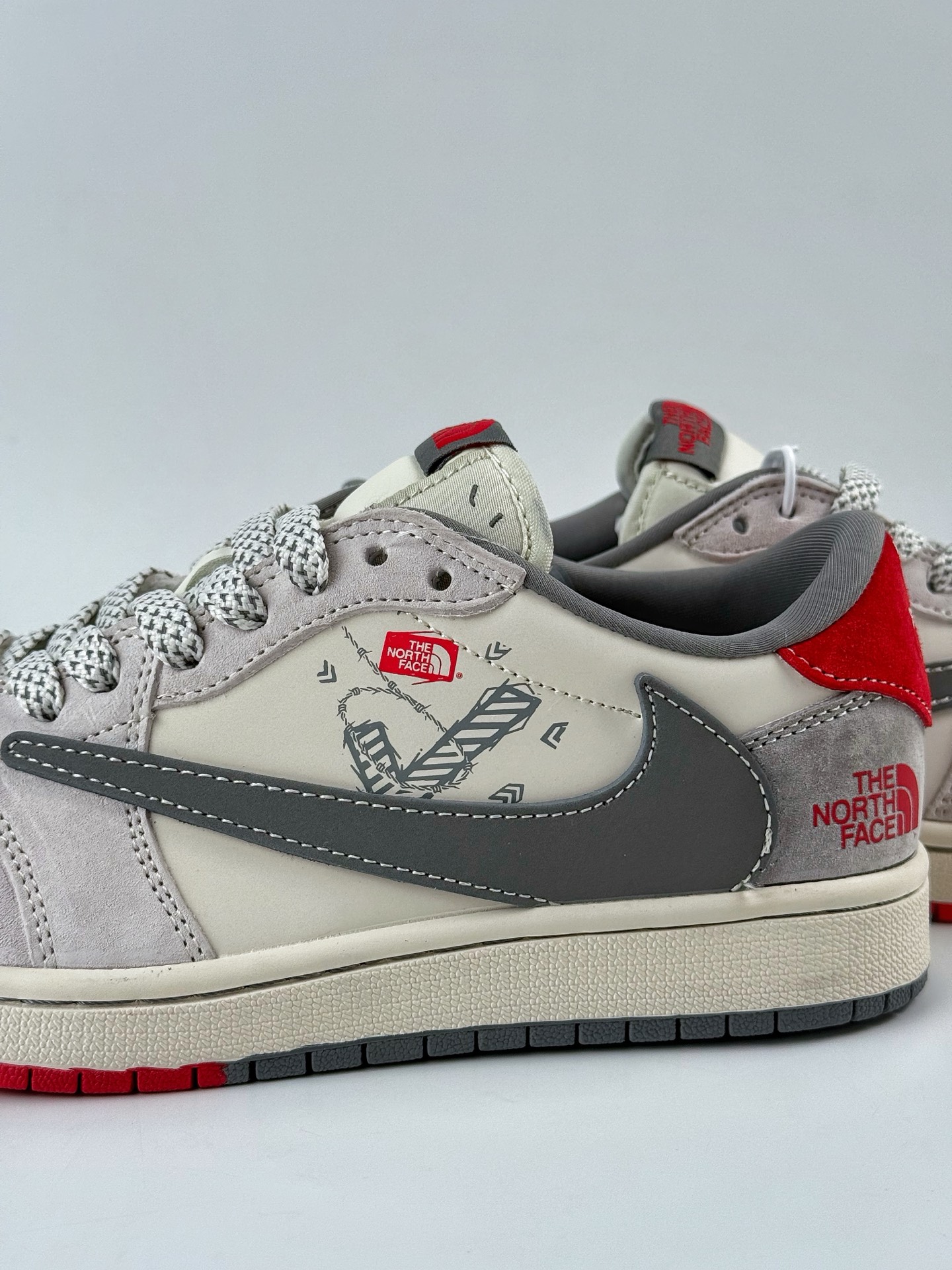 240 Travis Scott x Nike Air Jordan 1 Low x The North Face Air Jordan 1 Low 反转灰白小勾满天星倒钩 HS8068-042