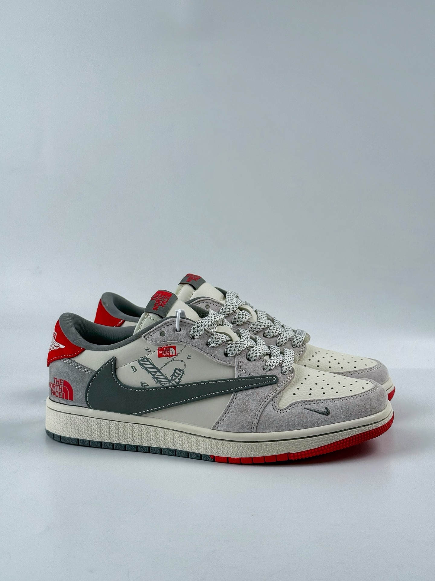 240 Travis Scott x Nike Air Jordan 1 Low x The North Face Air Jordan 1 Low 反转灰白小勾满天星倒钩 HS8068-042