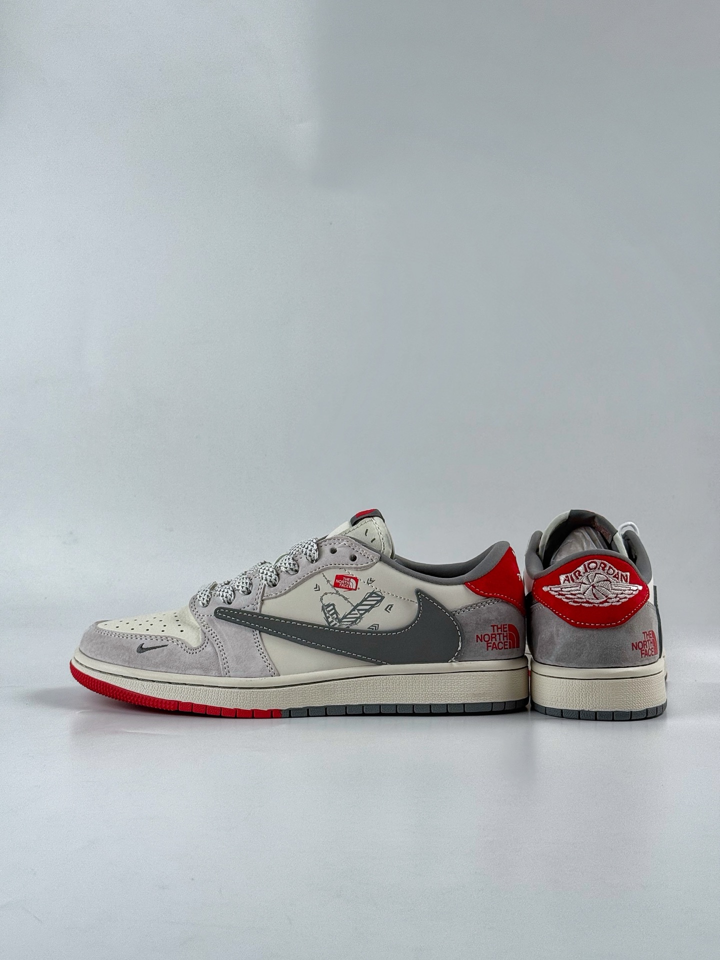 240 Travis Scott x Nike Air Jordan 1 Low x The North Face Air Jordan 1 Low 反转灰白小勾满天星倒钩 HS8068-042