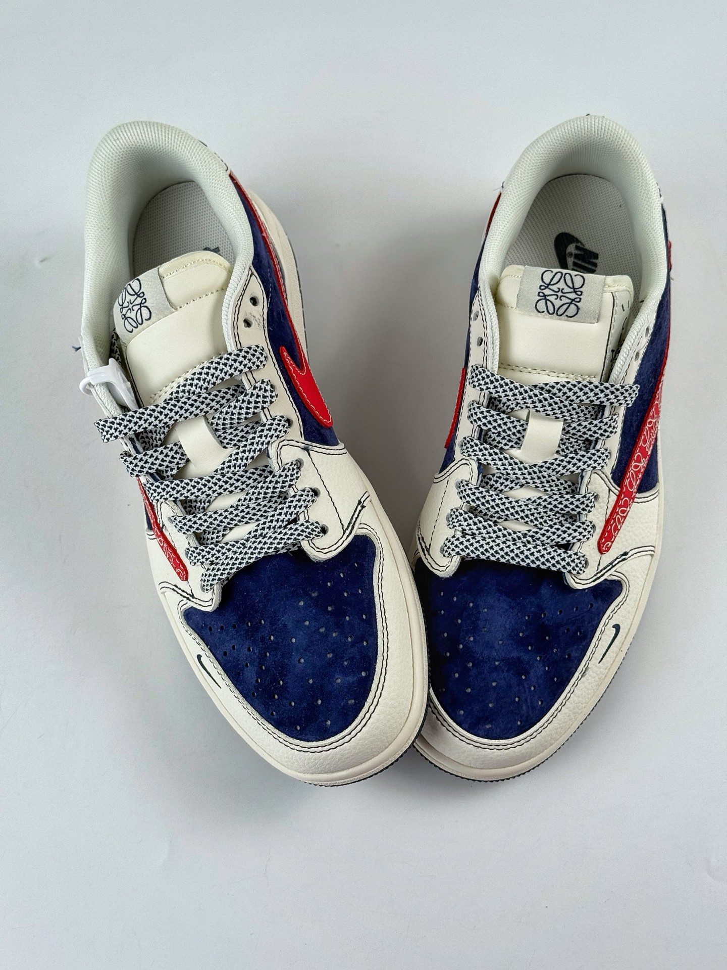 Travis Scott x Nike Air Jordan 1 Low x Loewe Air Jordan 1 Low 反转白蓝红小勾满天星倒钩 HS8068-067