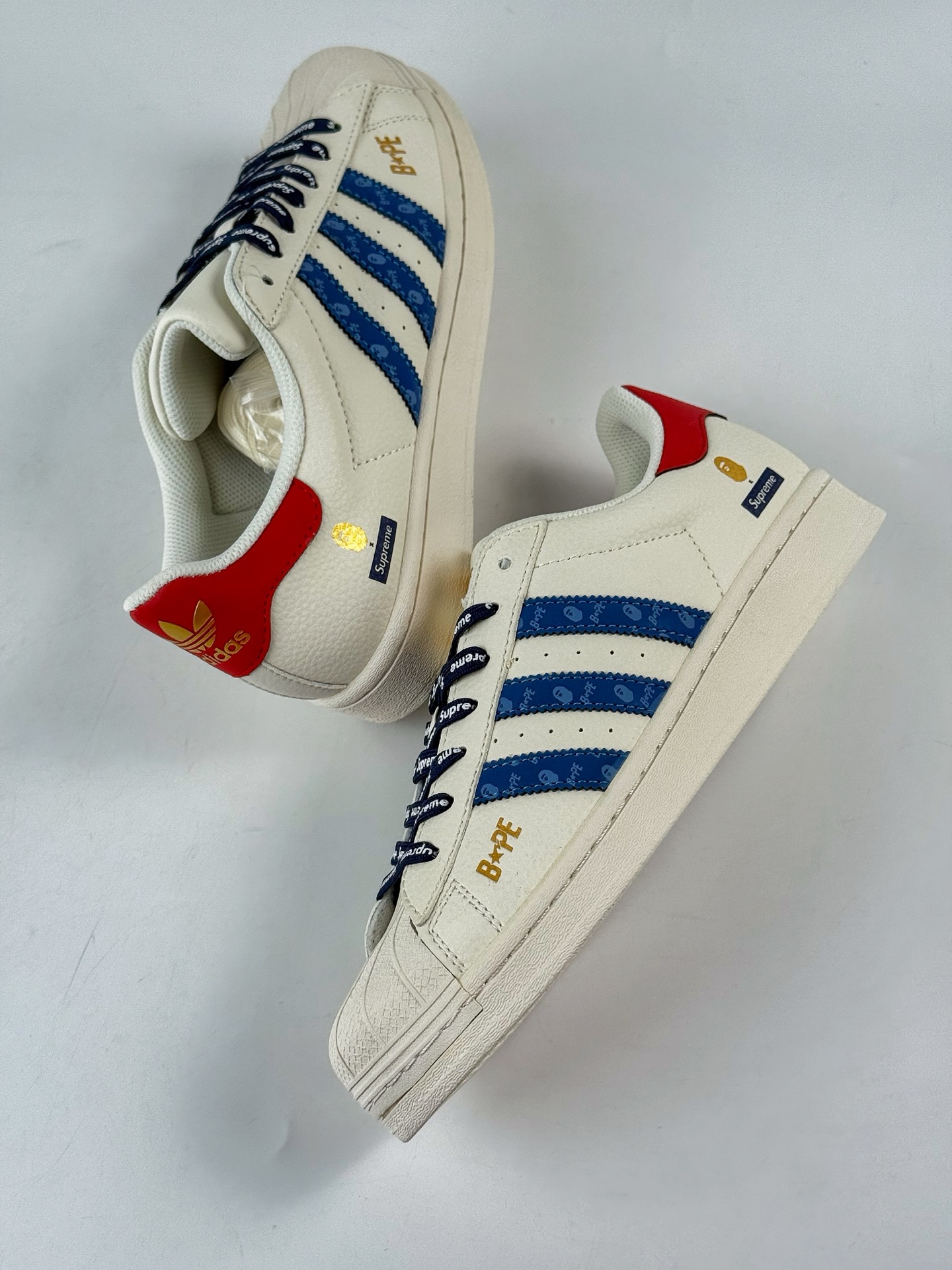 AD Originals Superstar x BAPE x Superme 白蓝红 QC2602CC