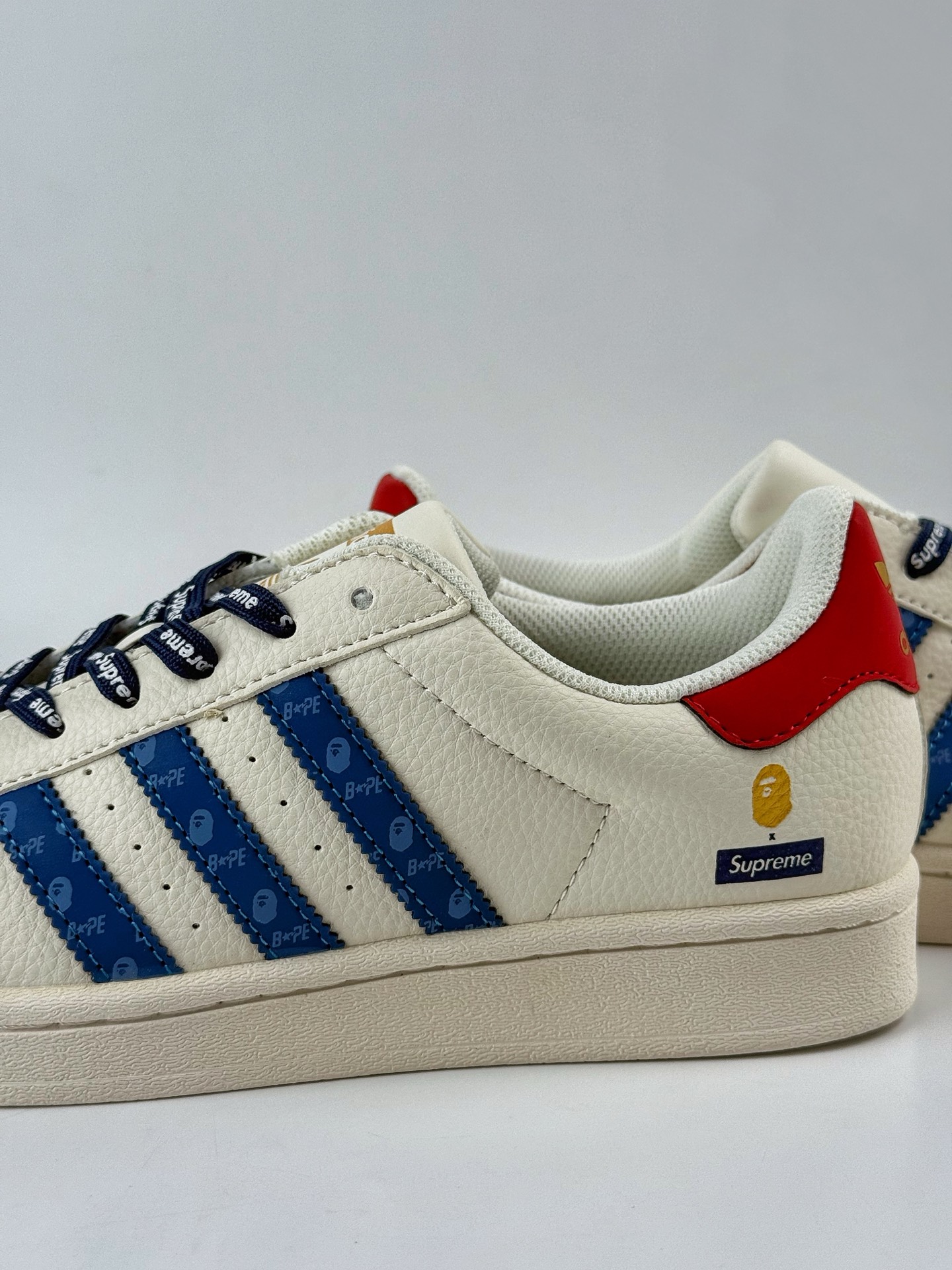 AD Originals Superstar x BAPE x Superme 白蓝红 QC2602CC