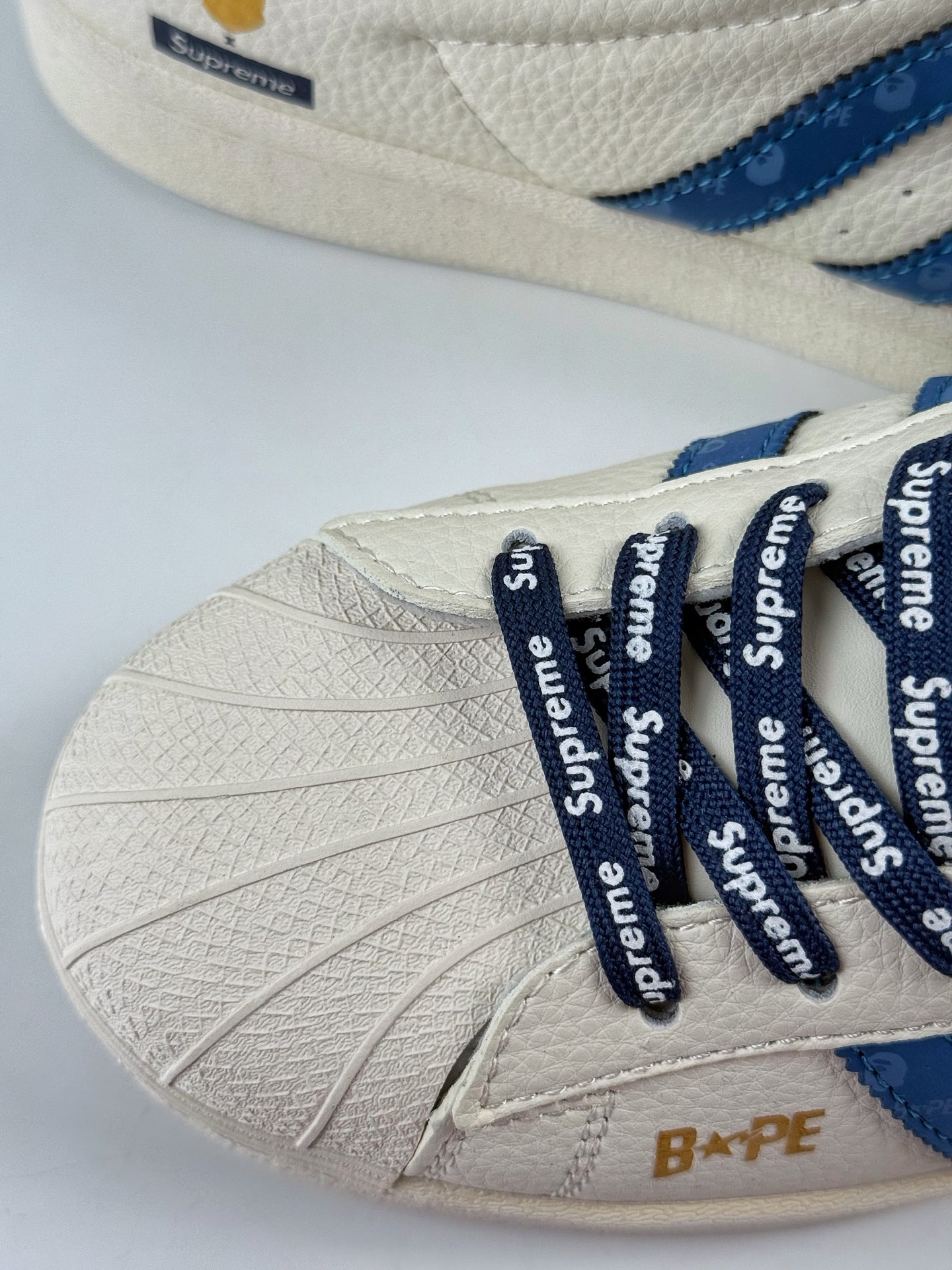 AD Originals Superstar x BAPE x Superme 白蓝红 QC2602CC