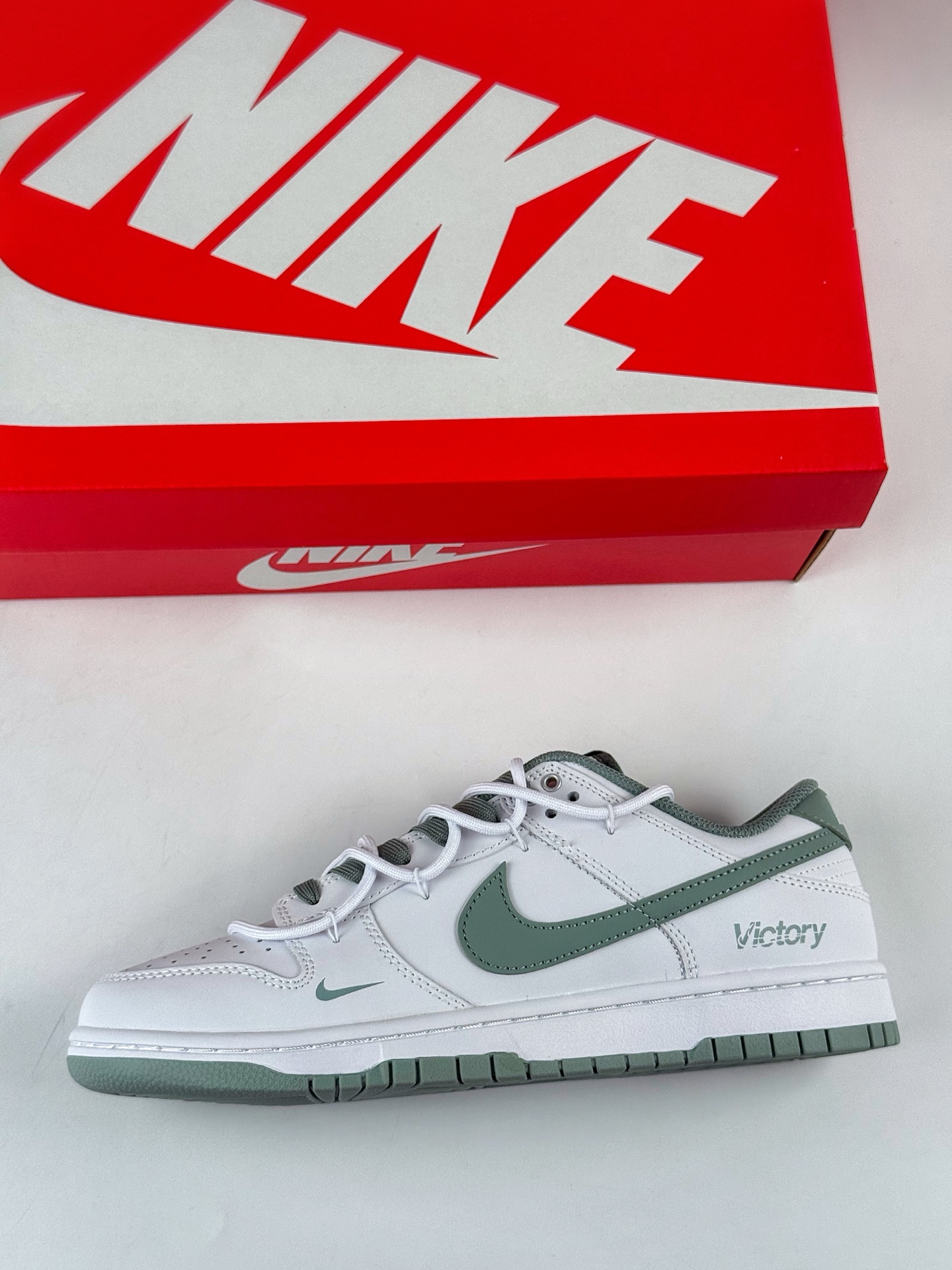 240 NIKE SB Dunk Low RETRO 雾绿 WG0528-102