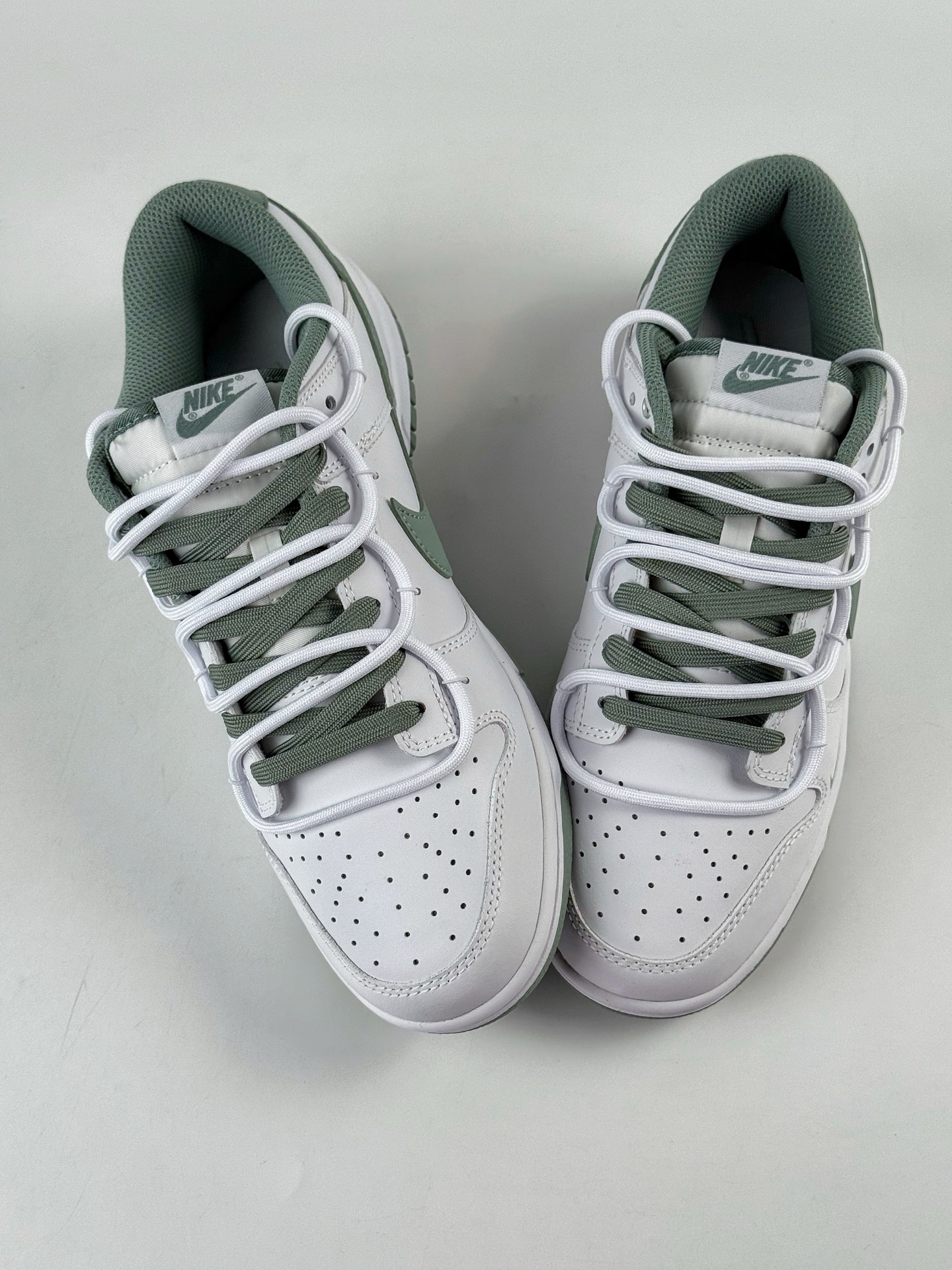 240 NIKE SB Dunk Low RETRO 雾绿 WG0528-102