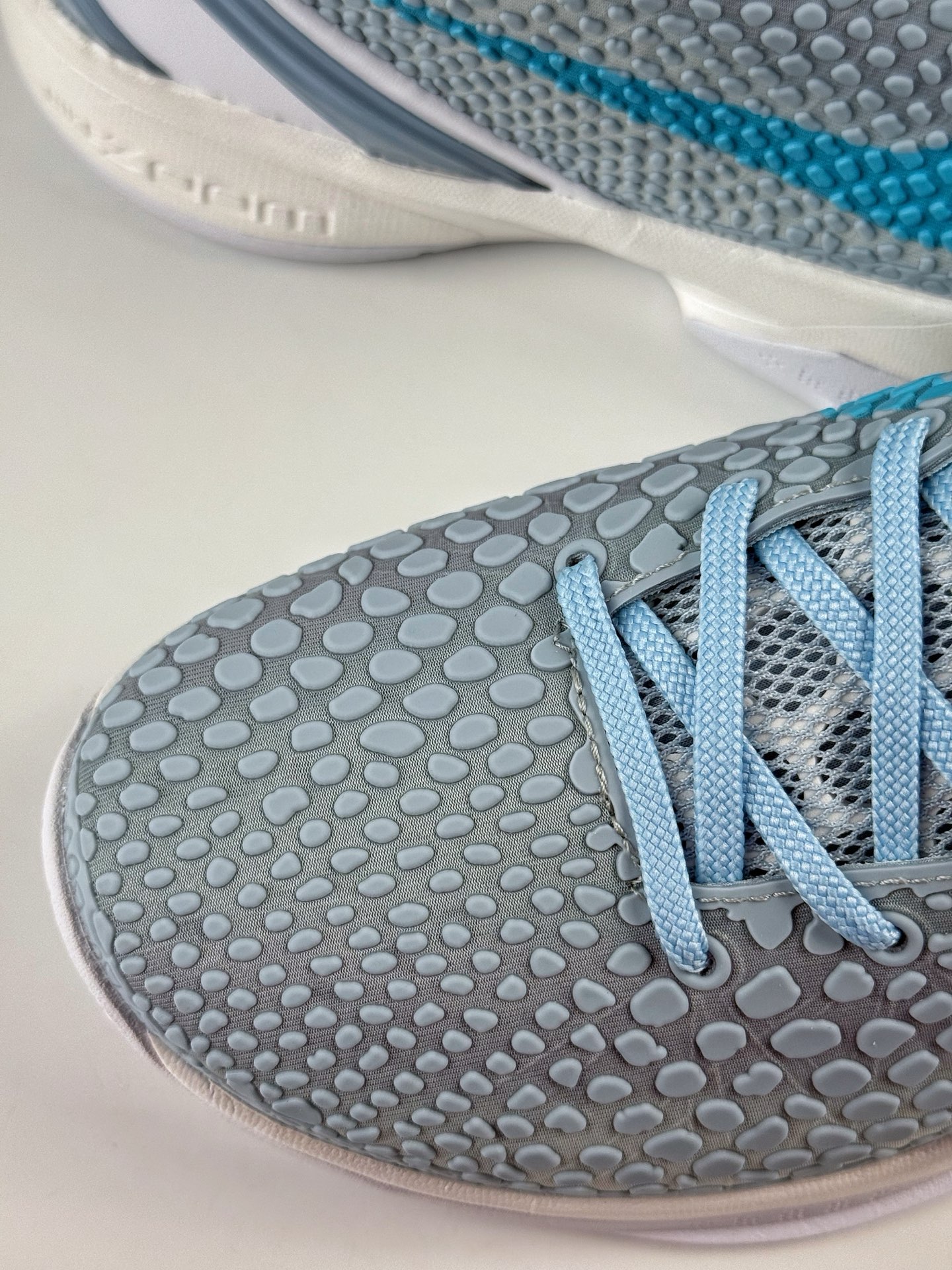 260 KOBE VI PROTRO 复古实战篮球鞋 鞋款保留科比六代元年配置 IO3672-400