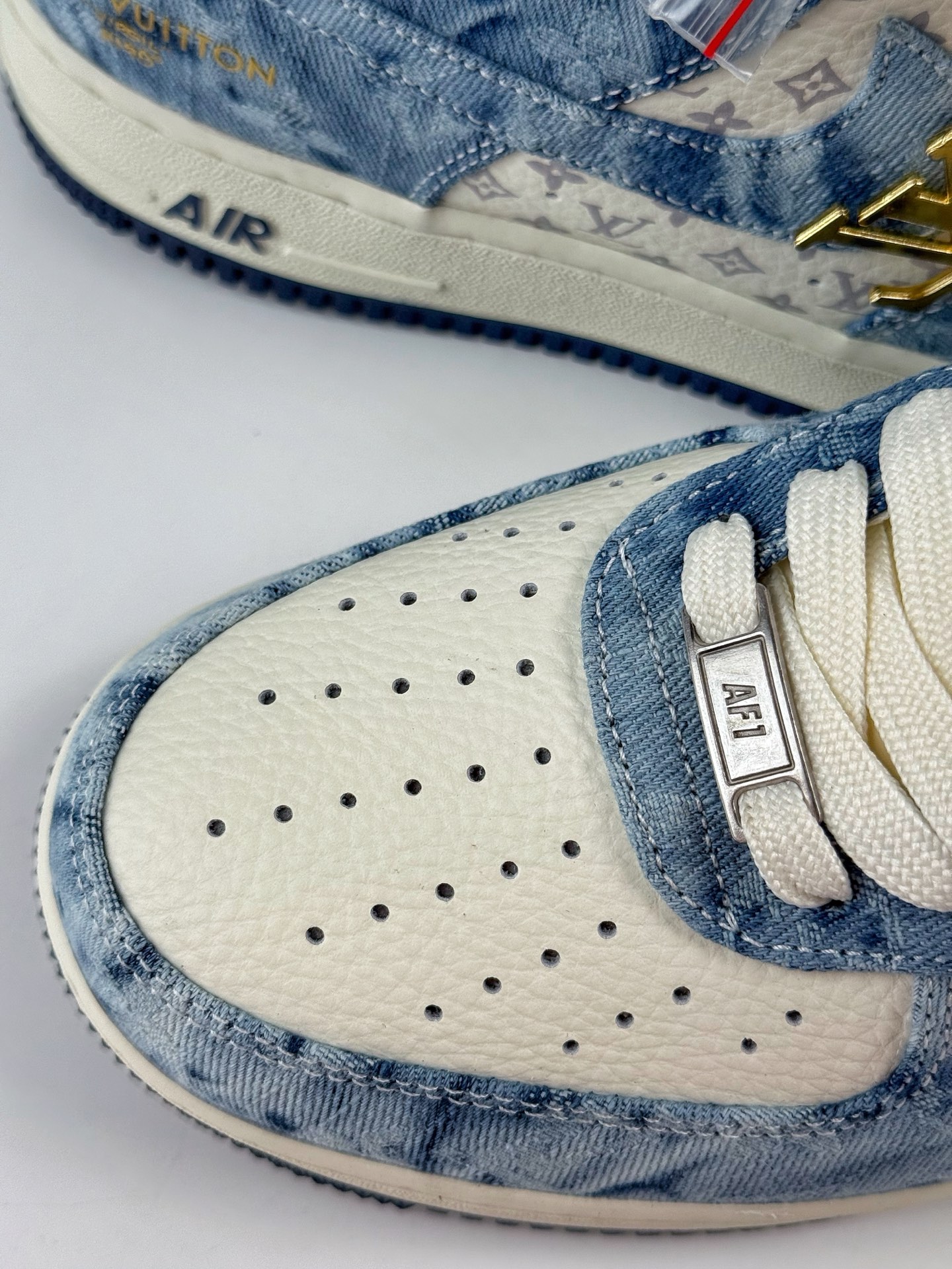 260 Nike Air Force 1 Low 07 x Louis Vuitton 蓝白牛仔 YF9511-818