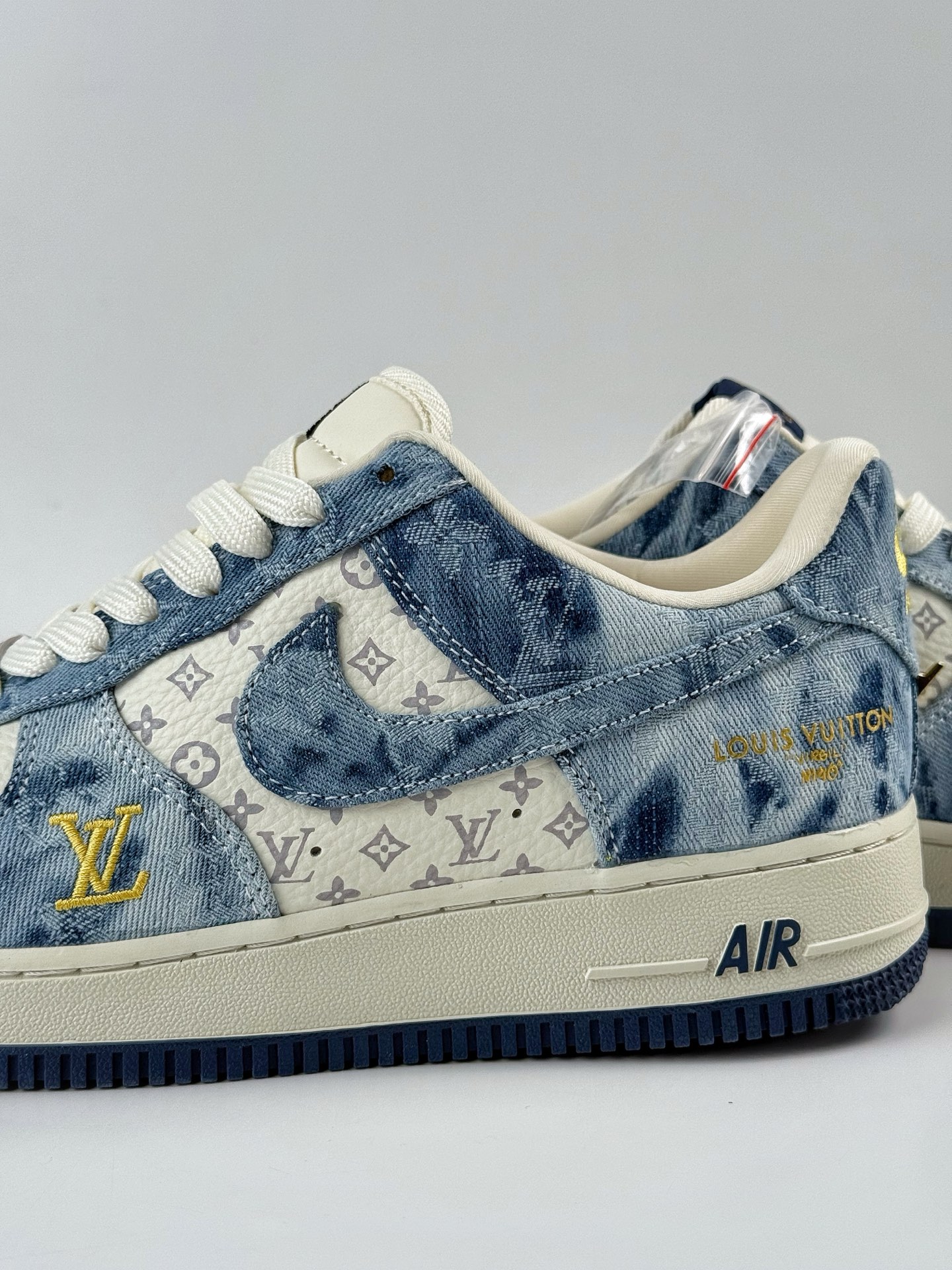 260 Nike Air Force 1 Low 07 x Louis Vuitton 蓝白牛仔 YF9511-818