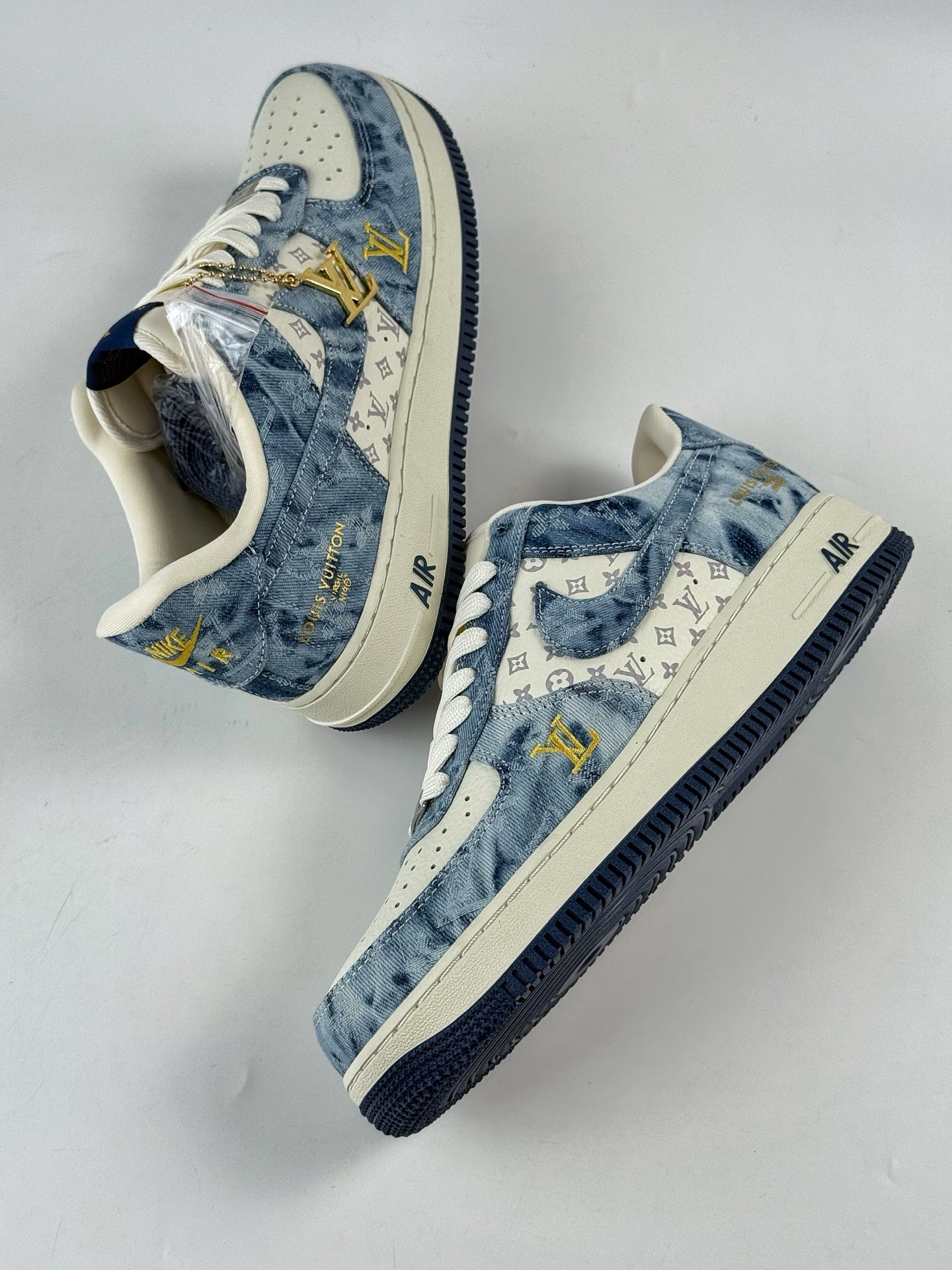 260 Nike Air Force 1 Low 07 x Louis Vuitton 蓝白牛仔 YF9511-818