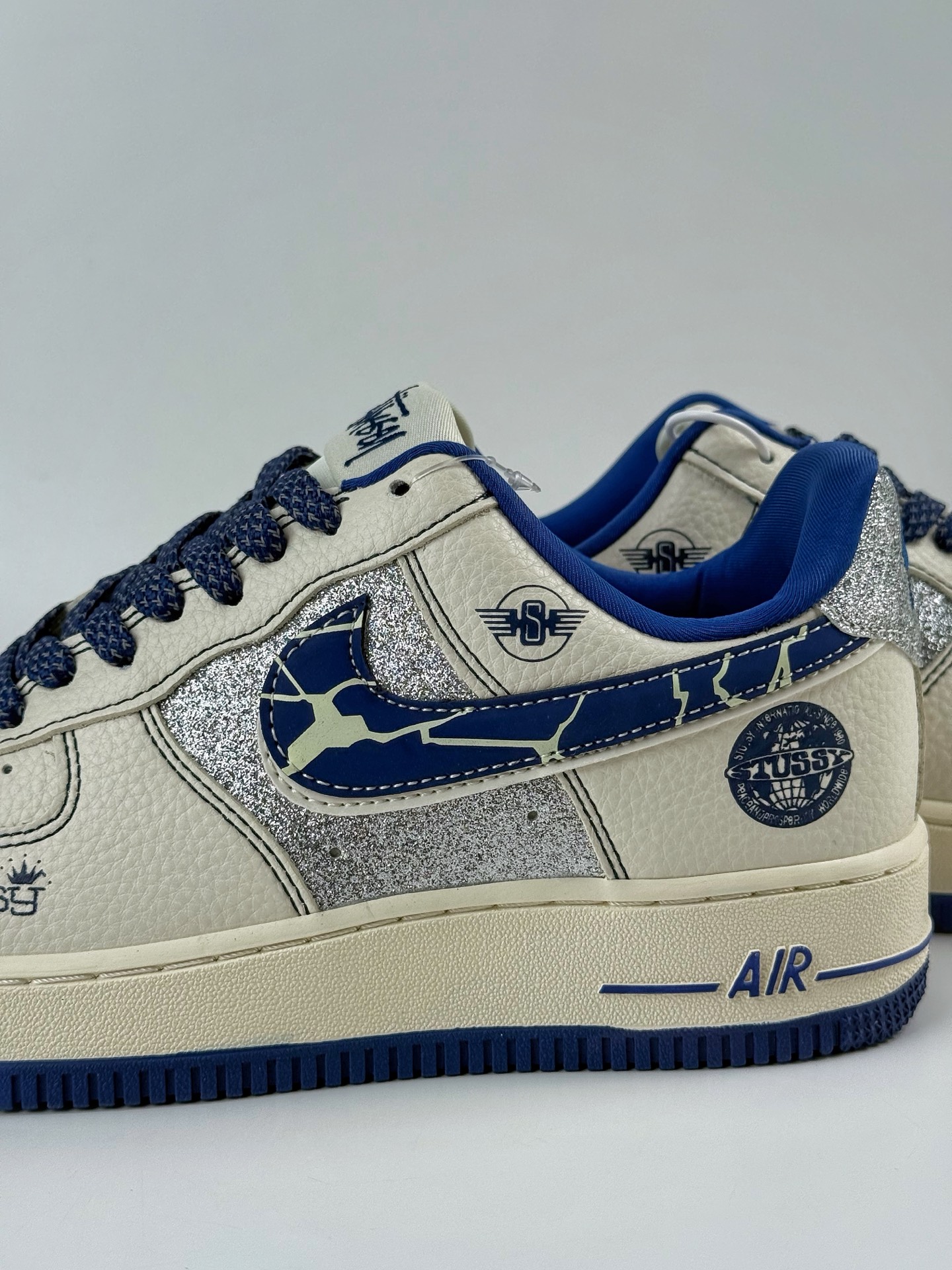 260 Nike Air Force 1 Low 07 x Stussy 白蓝小勾满天星 DD1982-306