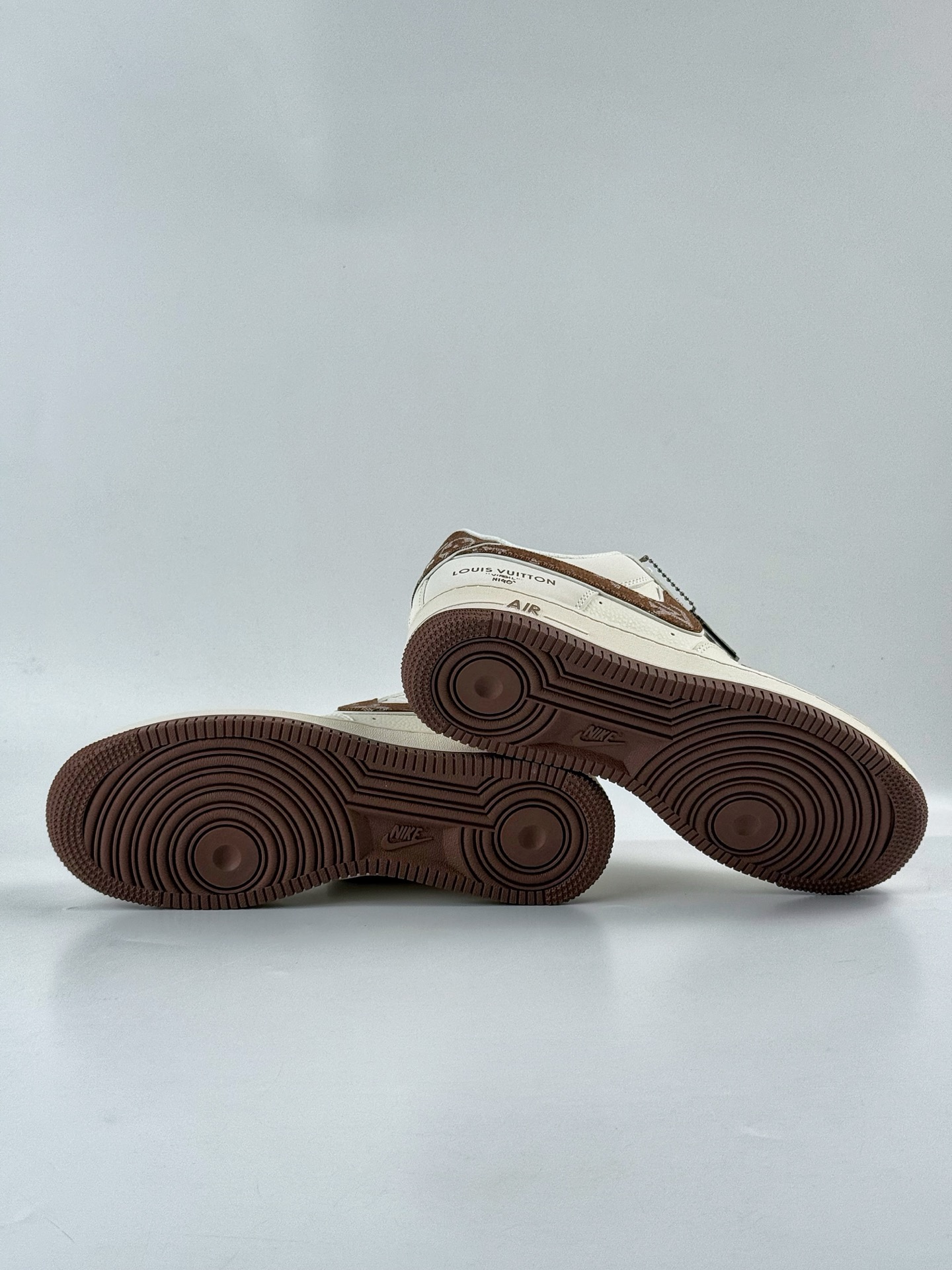 260 Nike Air Force 1 Low 07 x Louis Vuitton 白棕满天星 SM6668-109