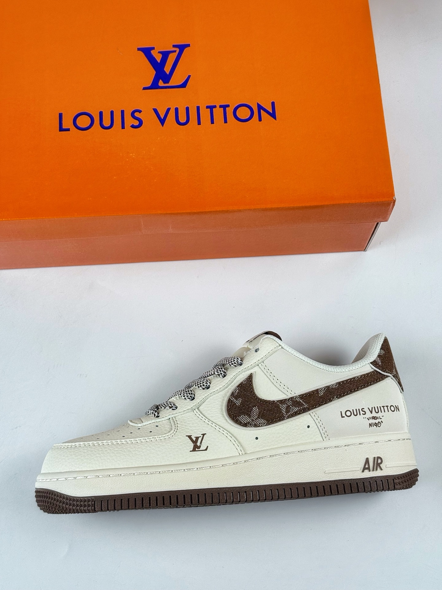 260 Nike Air Force 1 Low 07 x Louis Vuitton 白棕满天星 SM6668-109