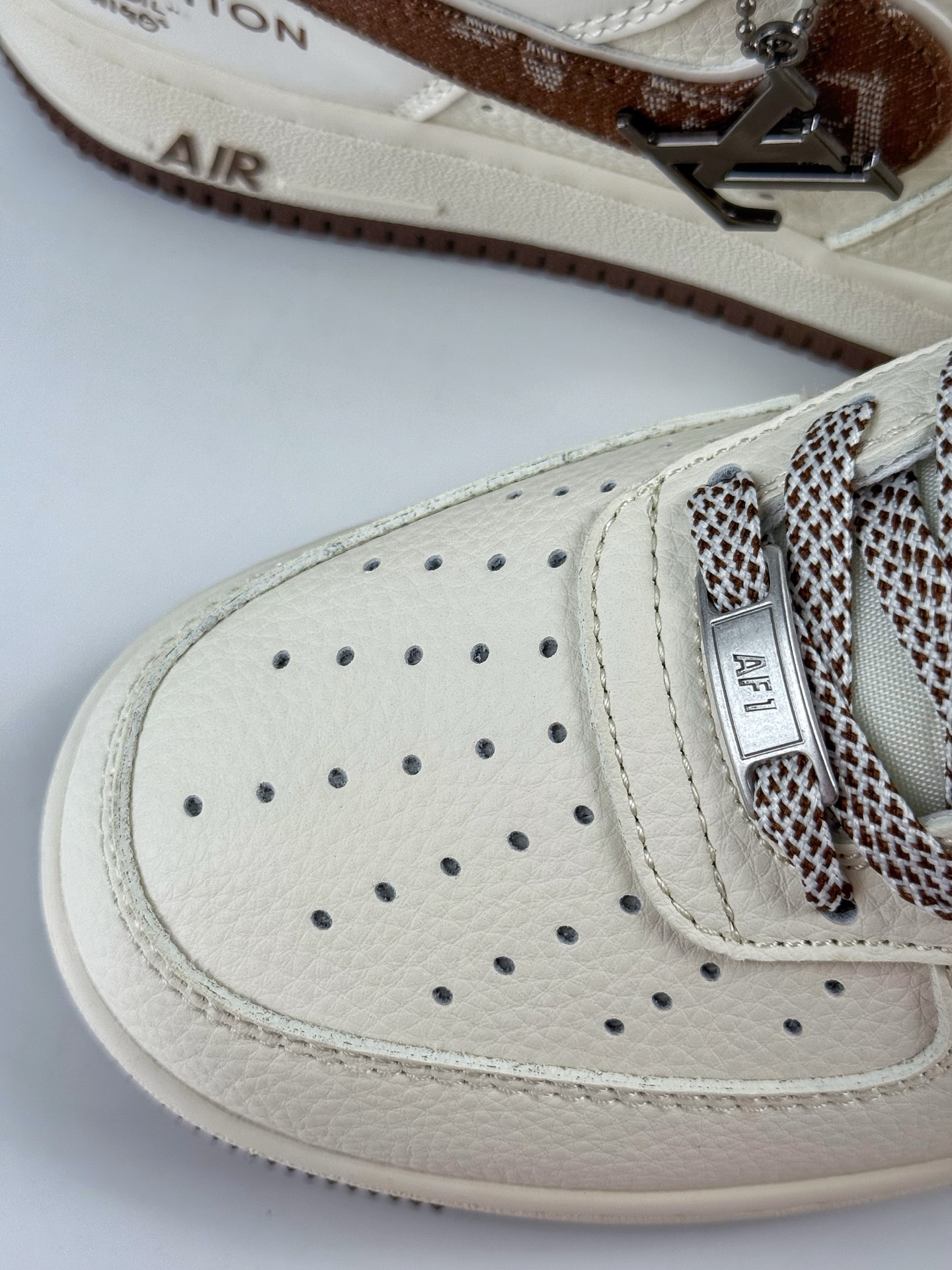 260 Nike Air Force 1 Low 07 x Louis Vuitton 白棕满天星 SM6668-109
