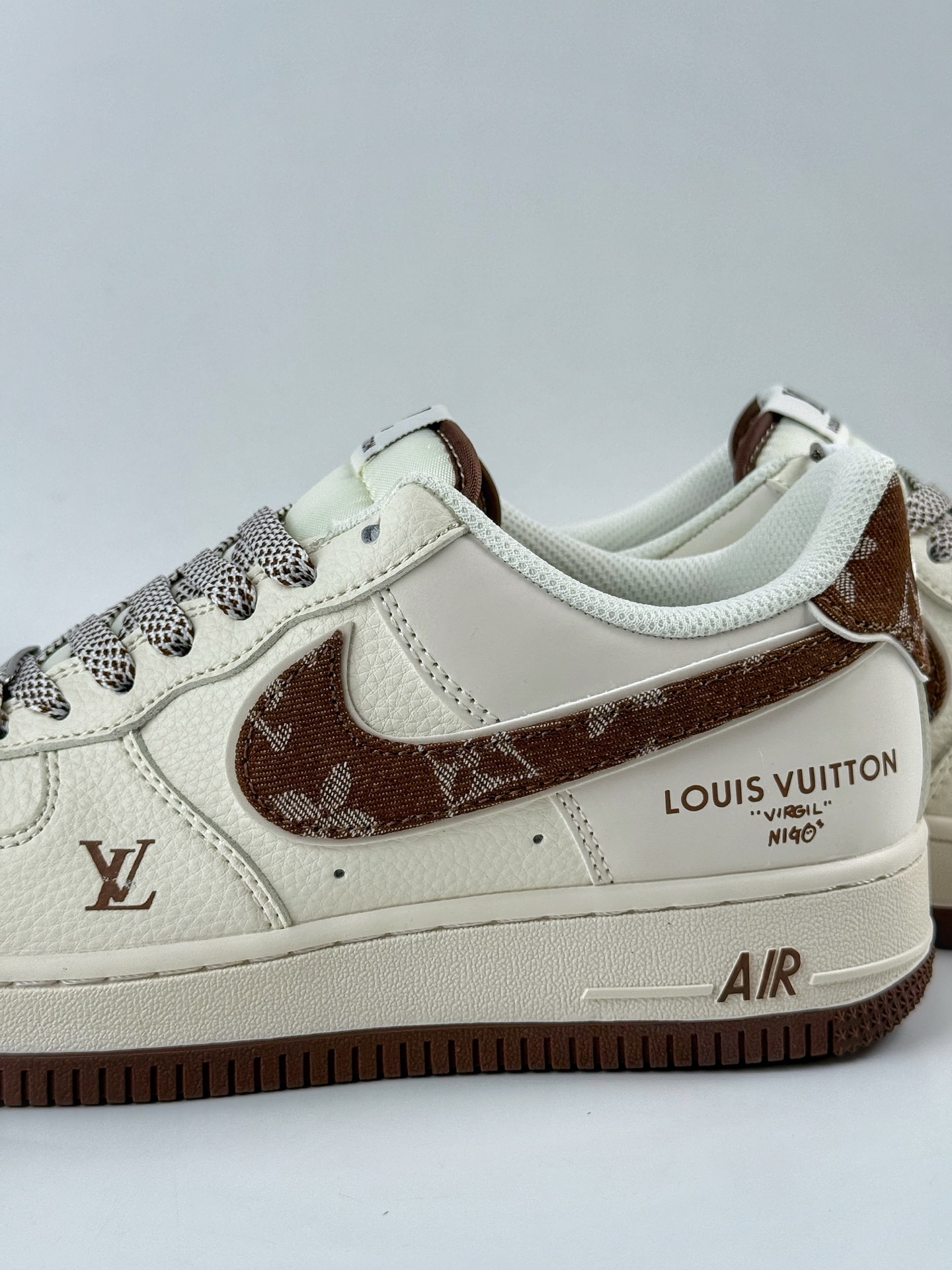 260 Nike Air Force 1 Low 07 x Louis Vuitton 白棕满天星 SM6668-109