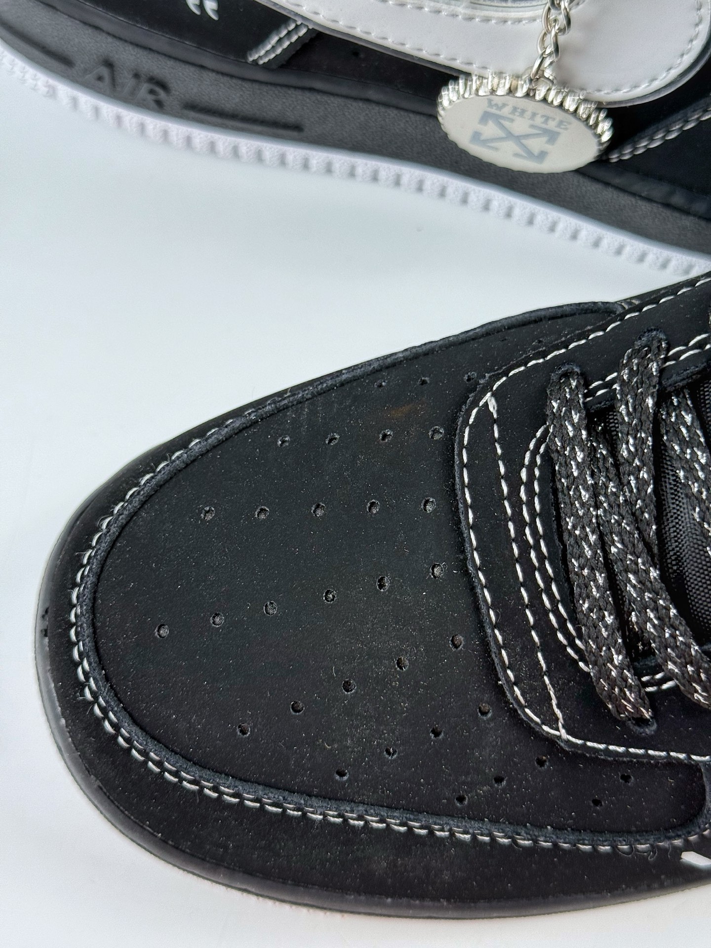 260 Nike Air Force 1 Low 07 x OFF-WHITE 黑白满天星 DK0188-083