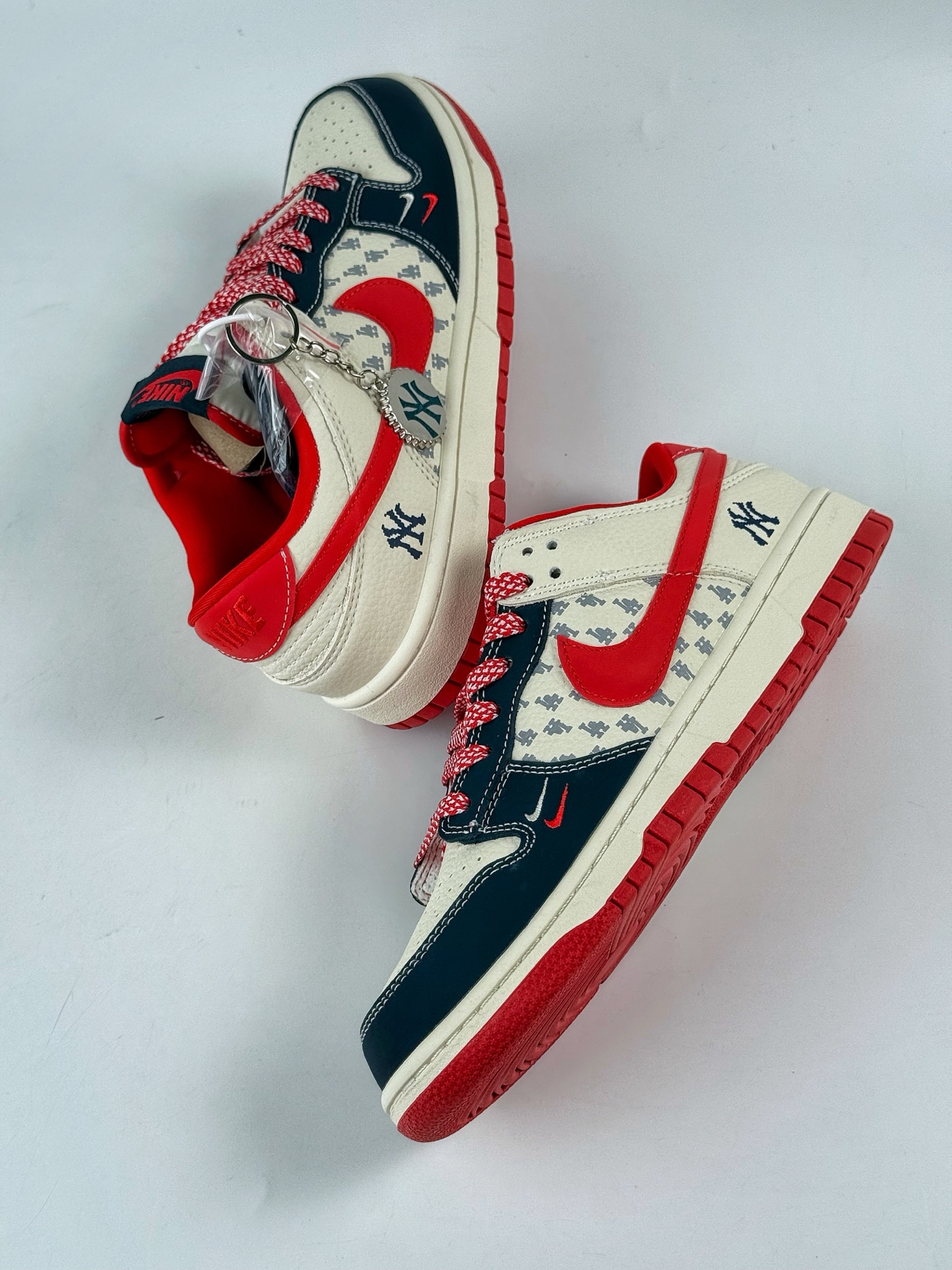 280 Nike SB Dunk Low x MLB 蓝白红双小勾满天星 DB1988-001