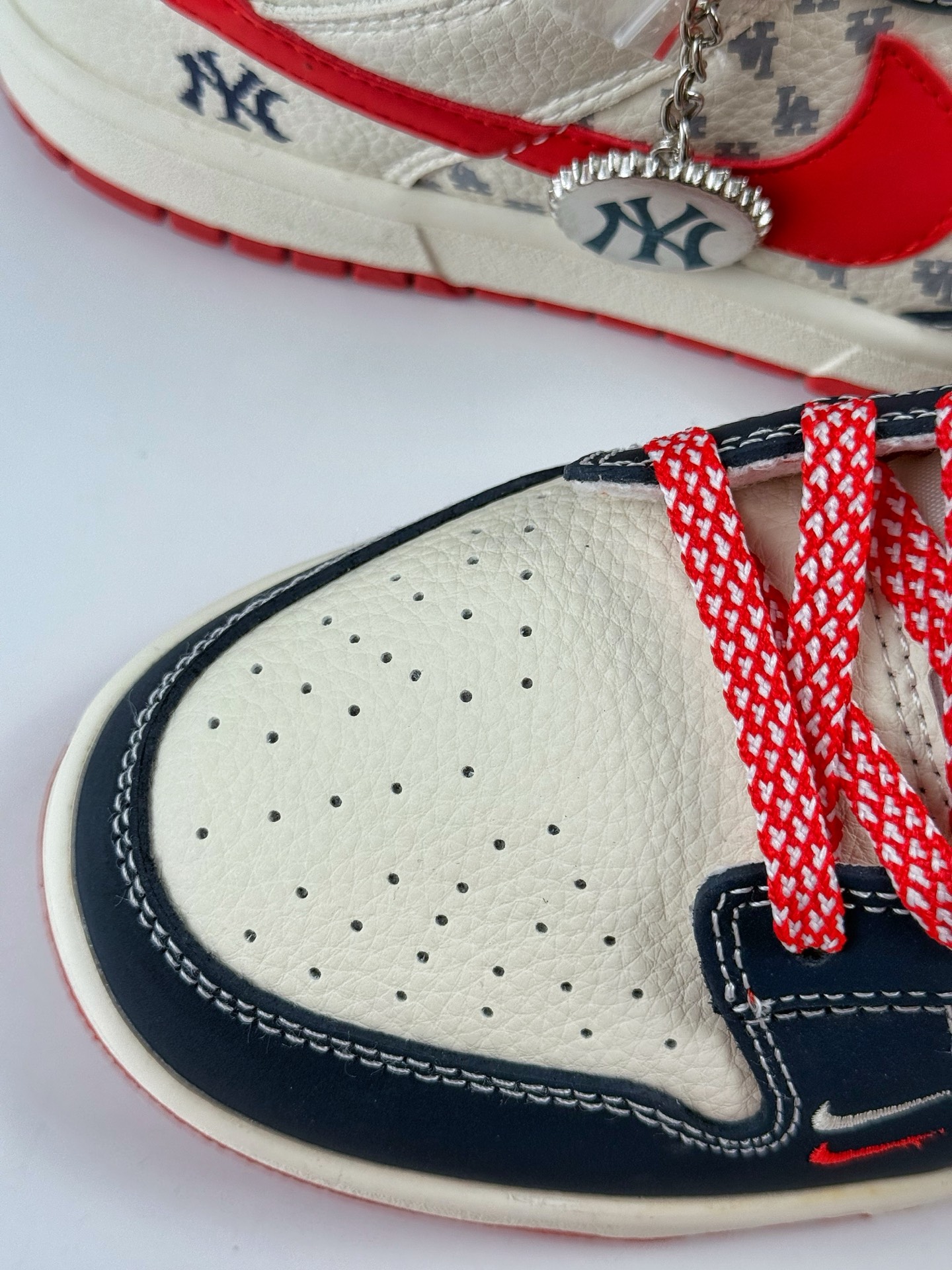 280 Nike SB Dunk Low x MLB 蓝白红双小勾满天星 DB1988-001