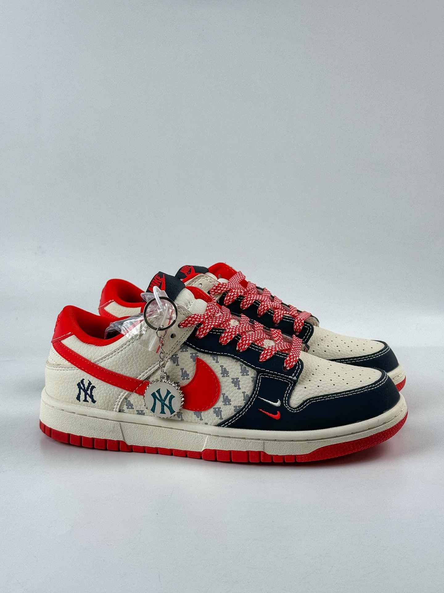 280 Nike SB Dunk Low x MLB 蓝白红双小勾满天星 DB1988-001
