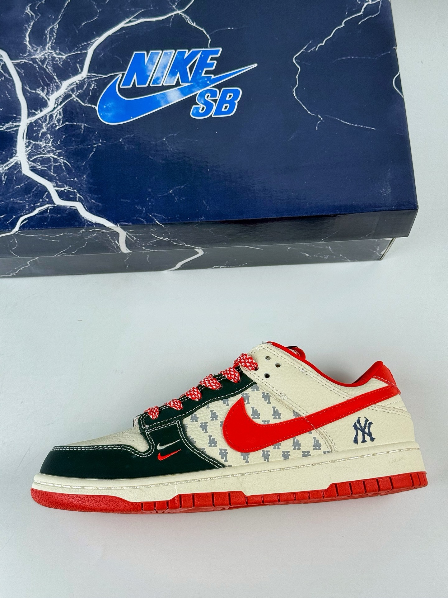 280 Nike SB Dunk Low x MLB 蓝白红双小勾满天星 DB1988-001