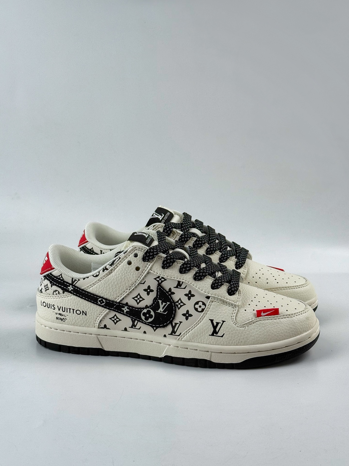 280 Nike SB Dunk Low x Louis Vuitton 白黑满天星 HT5088-607