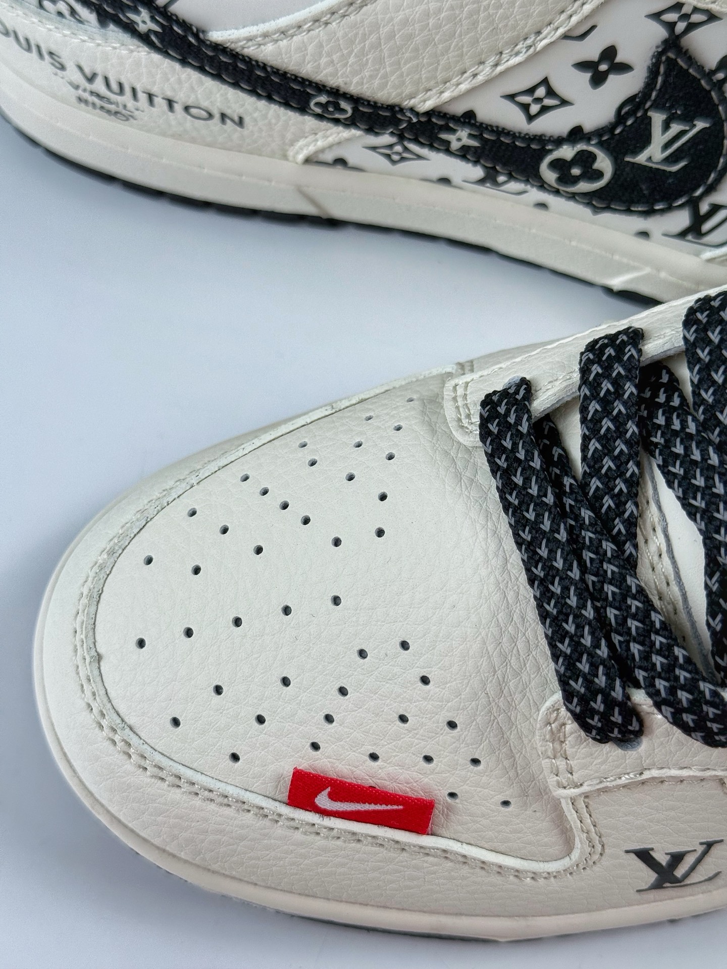 280 Nike SB Dunk Low x Louis Vuitton 白黑满天星 HT5088-607