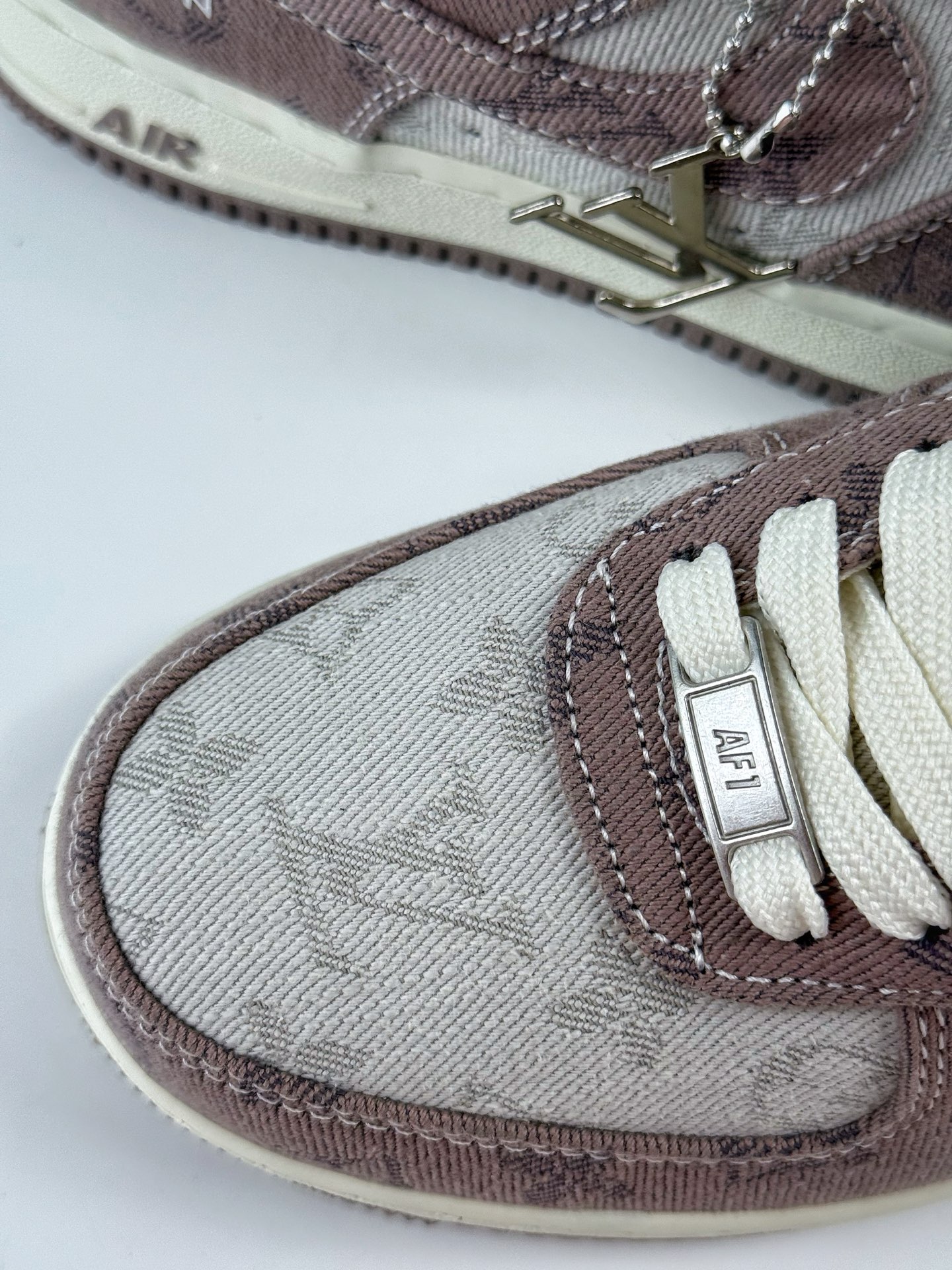 260 Nike Air Force 1 Low 07 x Louis Vuitton 棕灰牛仔 YF9511-821