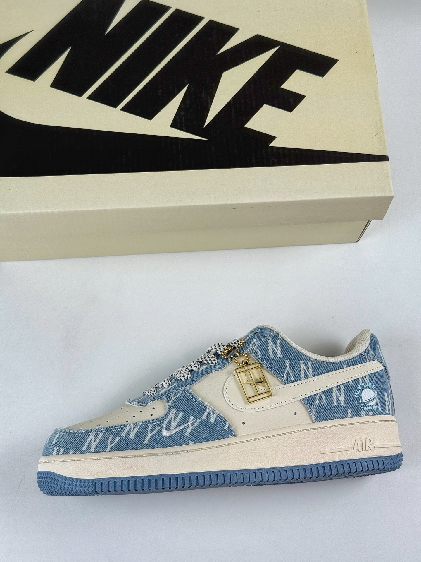 260 Nike Air Force 1 Low 07 x MLB 蓝白小勾满天星 XY2025-002