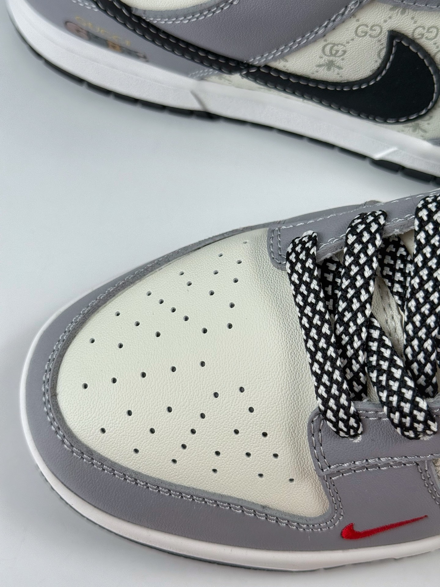 280 Nike SB Dunk Low x GUCCI 灰白黑小勾满天星 CS1688-134