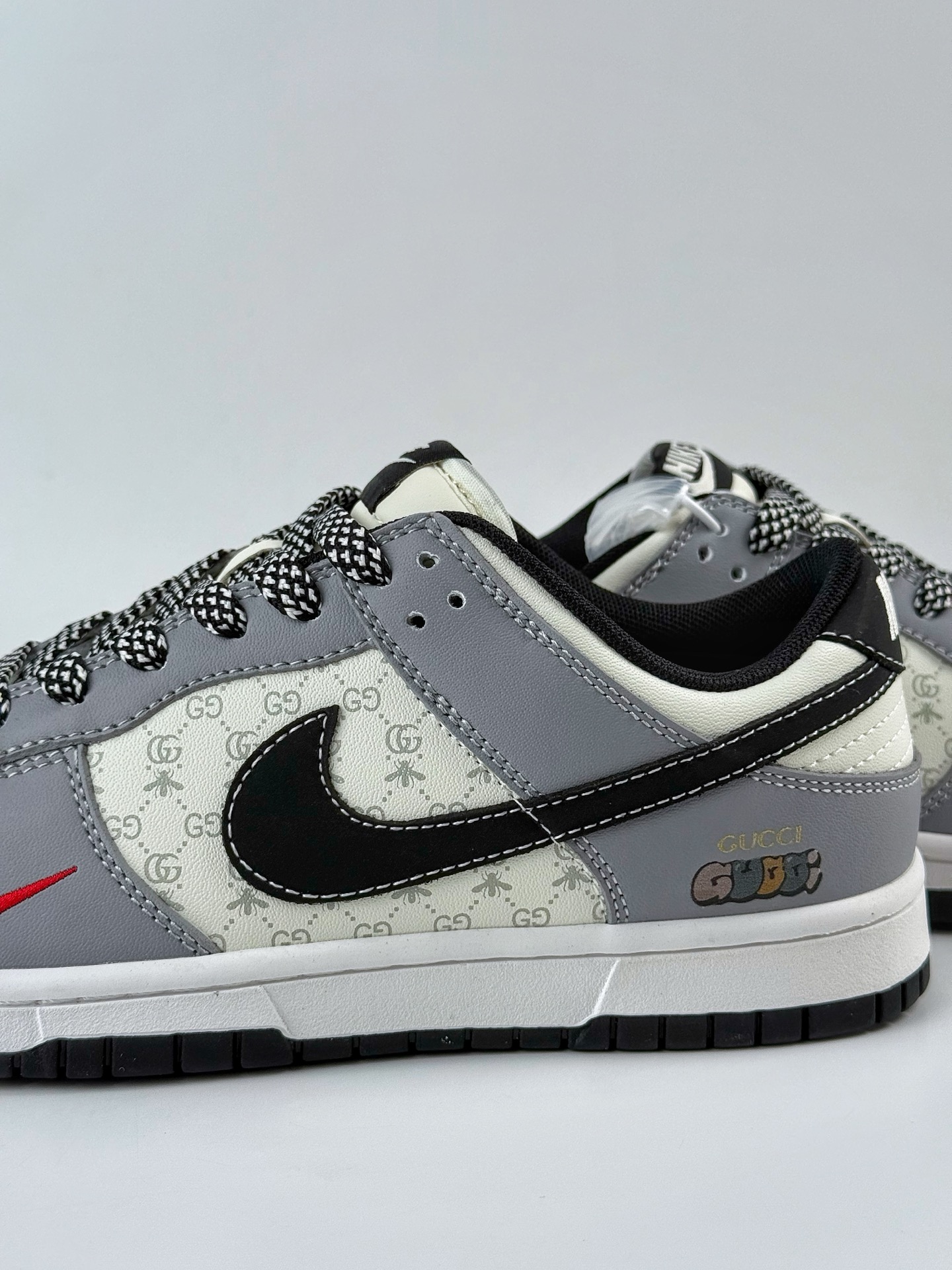 280 Nike SB Dunk Low x GUCCI 灰白黑小勾满天星 CS1688-134