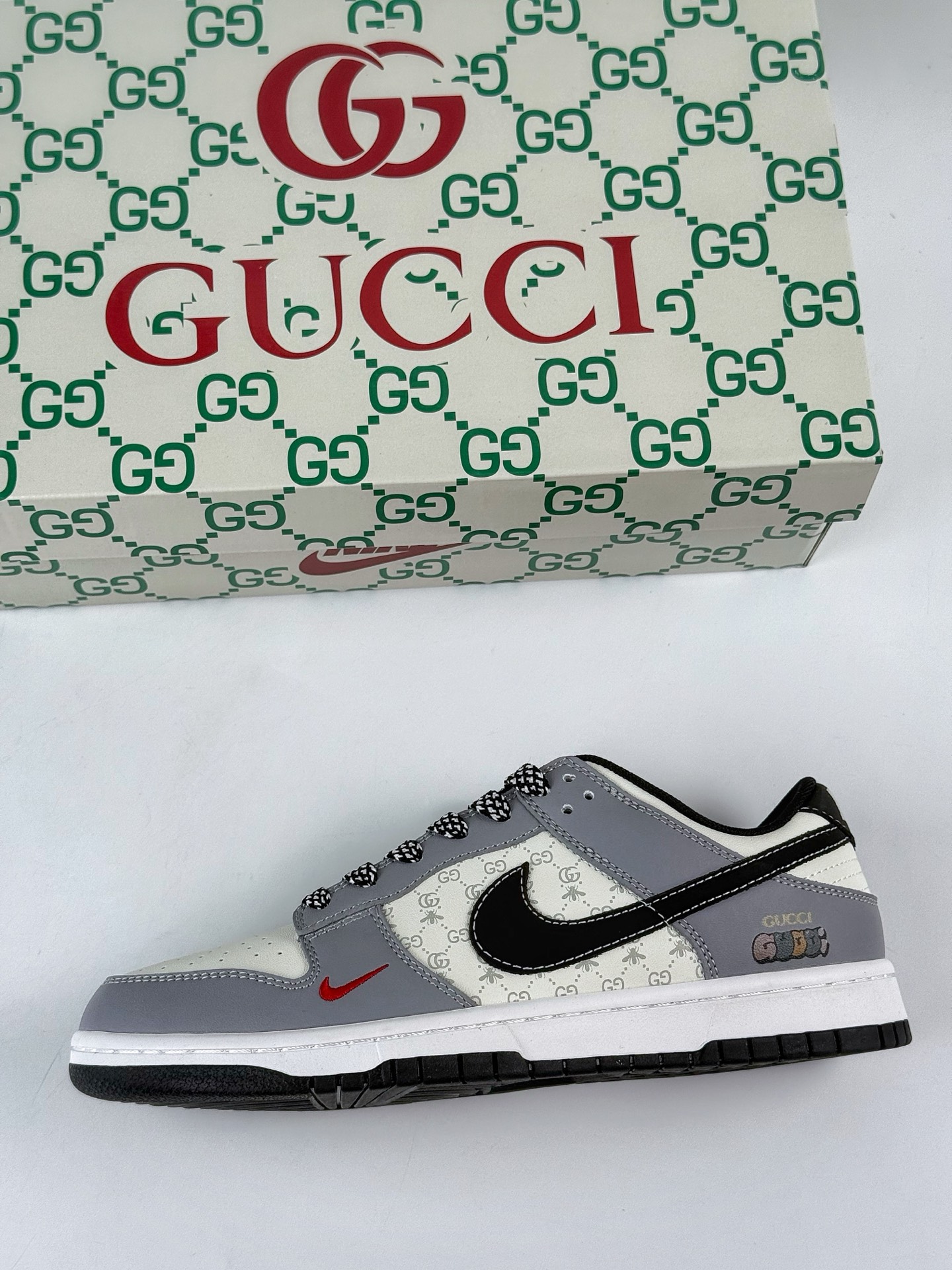 280 Nike SB Dunk Low x GUCCI 灰白黑小勾满天星 CS1688-134