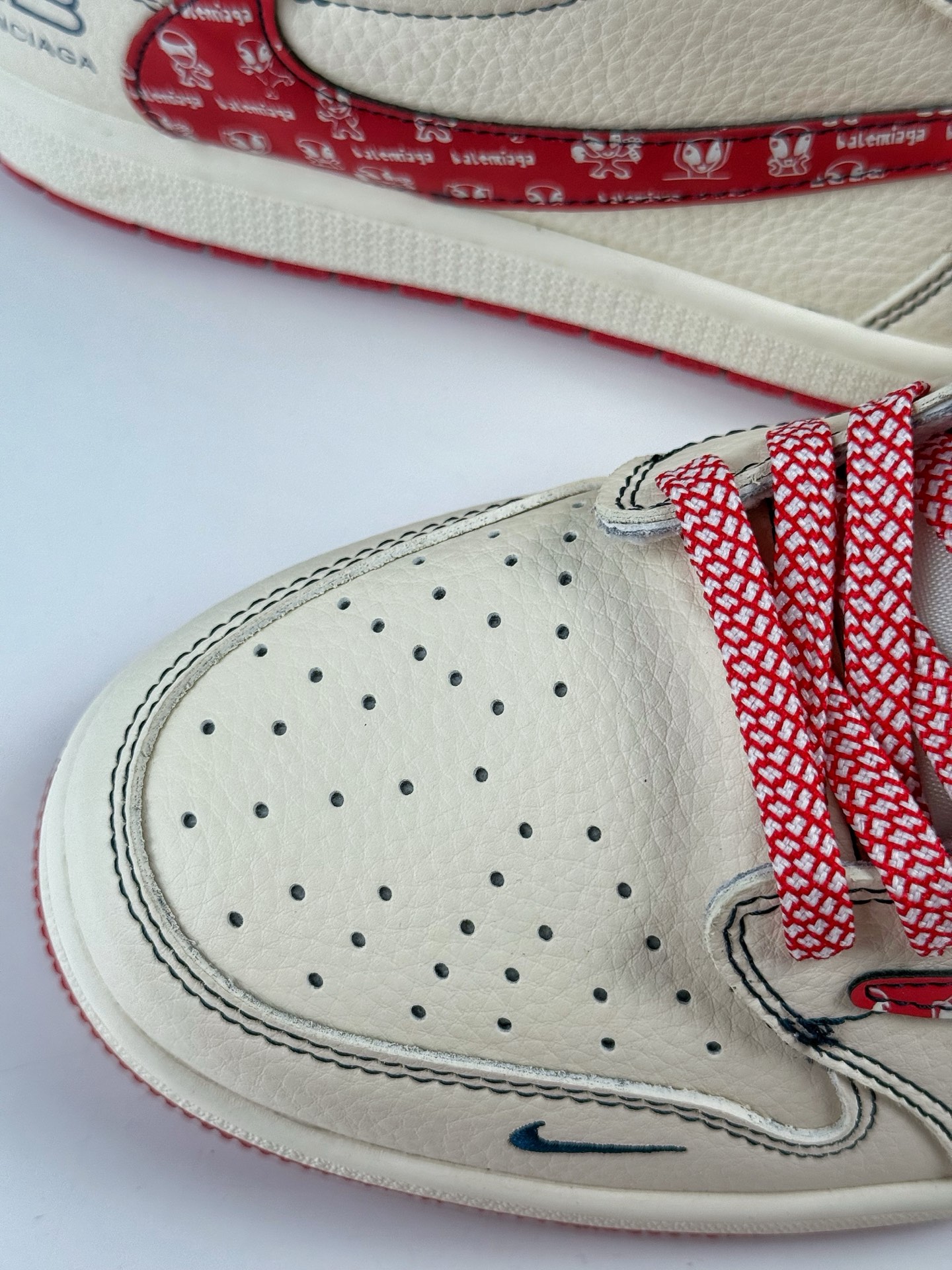 280 Travis Scott x Nike Air Jordan 1 Low x Balenciaga Air Jordan 1 Low 反转白红小勾满天星倒钩 DS2025-001