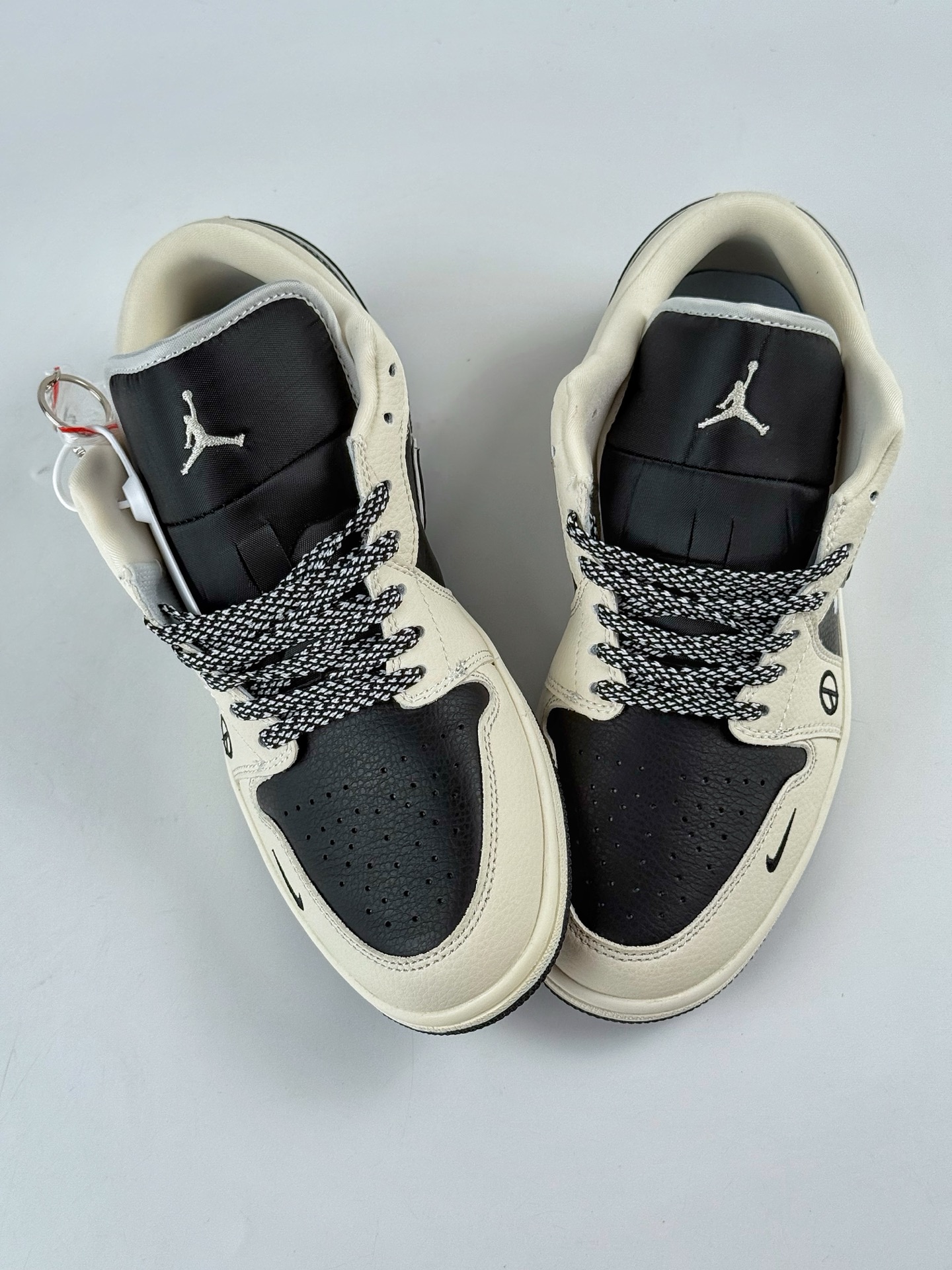 280 Nike Jordan Air Jordan 1 小雏菊 白黑小勾满天星 LJ2025-002