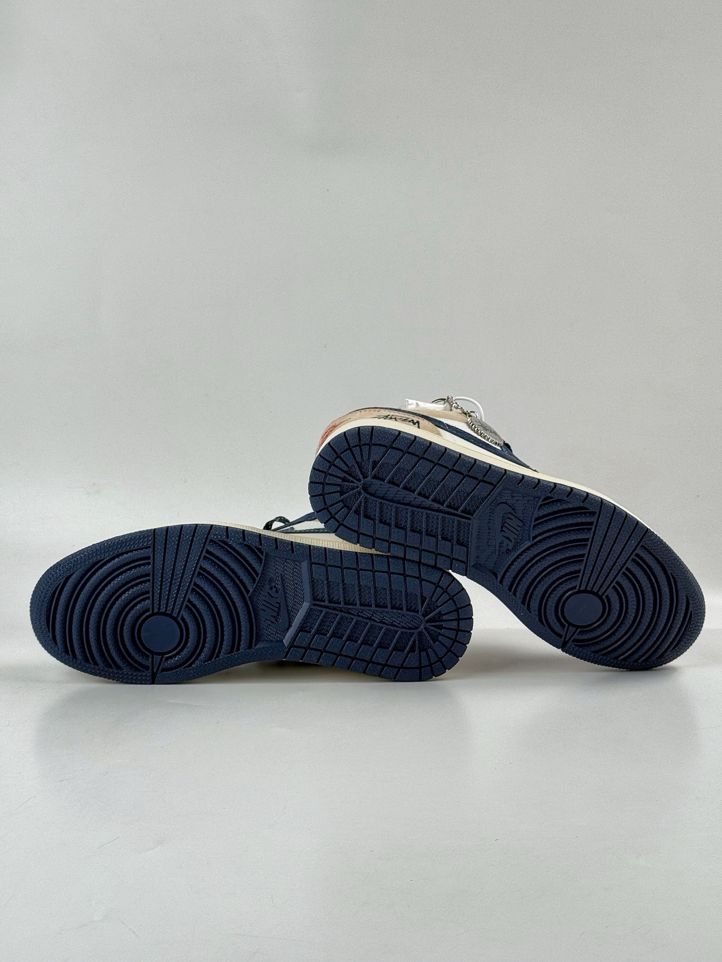 280 Nike Jordan Air Jordan 1 x Stussy 蓝棕白小勾满天星 LR8888-015