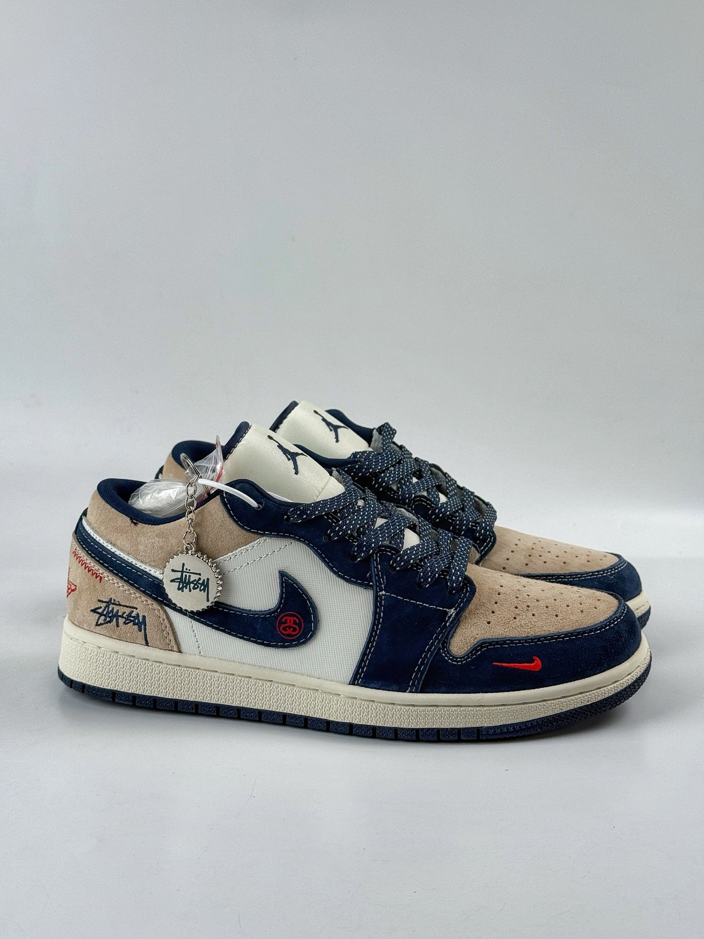 280 Nike Jordan Air Jordan 1 x Stussy 蓝棕白小勾满天星 LR8888-015