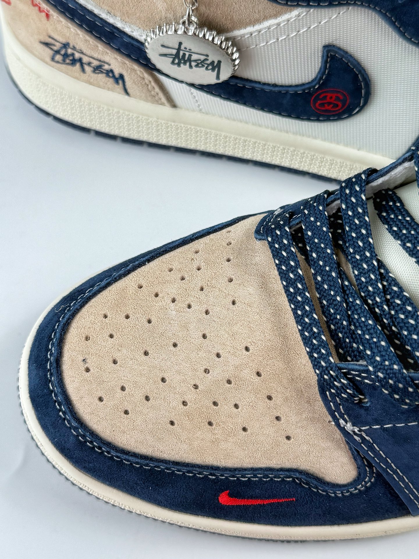 280 Nike Jordan Air Jordan 1 x Stussy 蓝棕白小勾满天星 LR8888-015