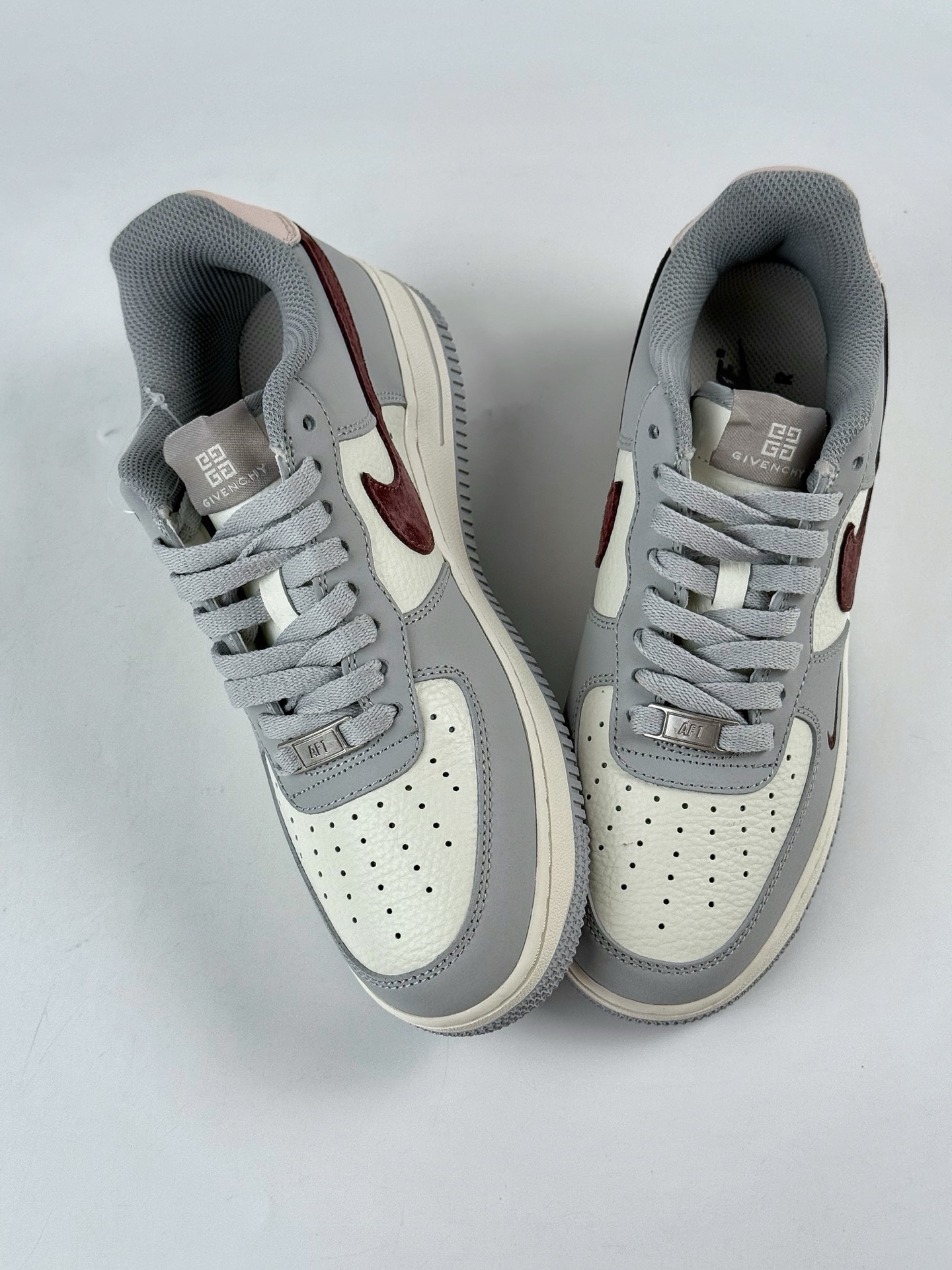 240 Nike Air Force 1 Low 07 x GIVENCHY 灰白小勾 KX2532-505